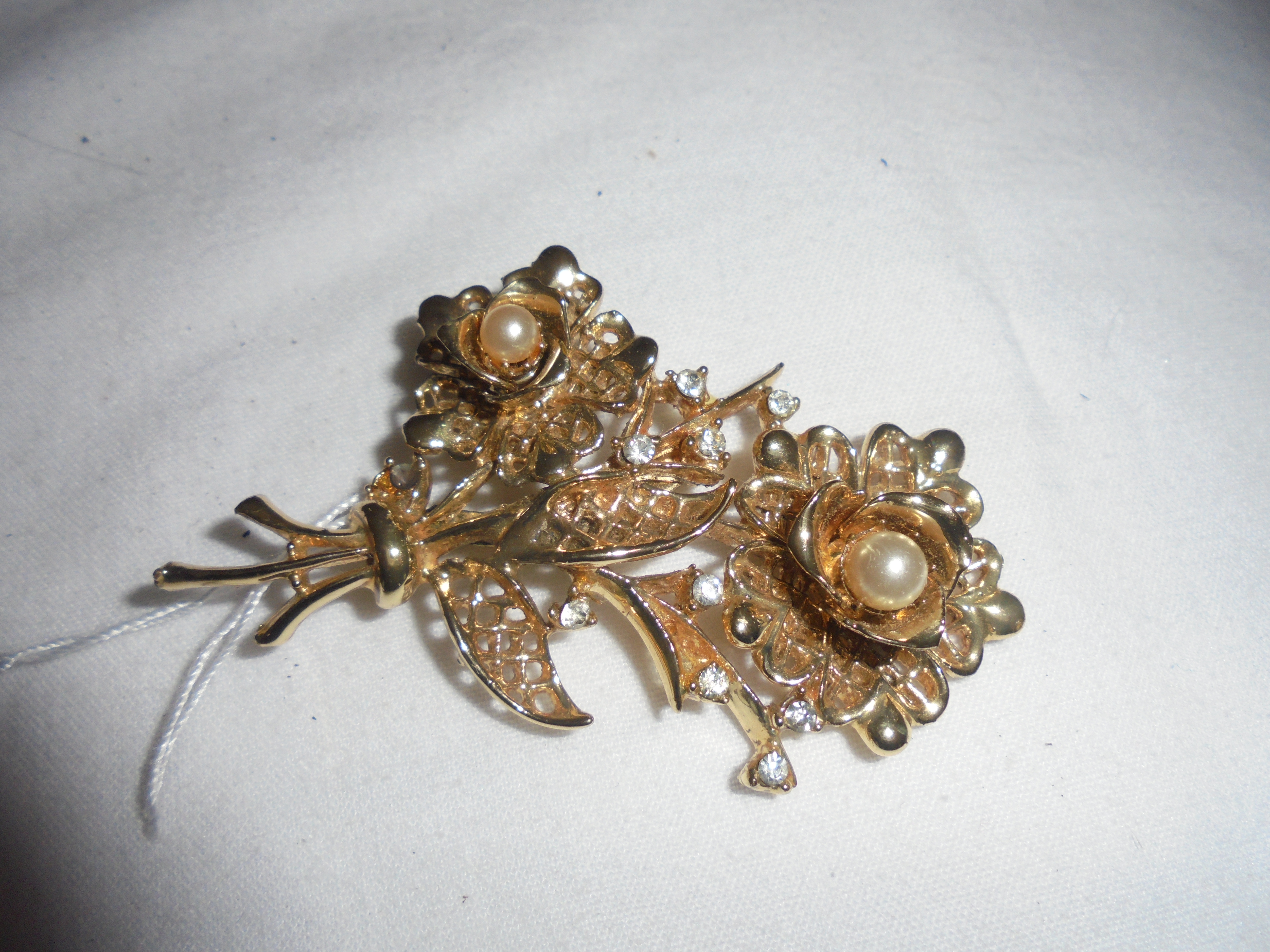 Coro Floral Pin Faux Pearls Gold Tone