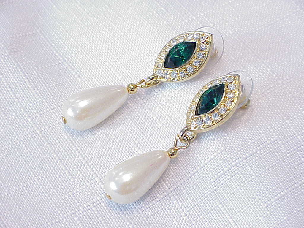 Emerald Green And Clear Rhinestone And Pearl Pierced Earrings