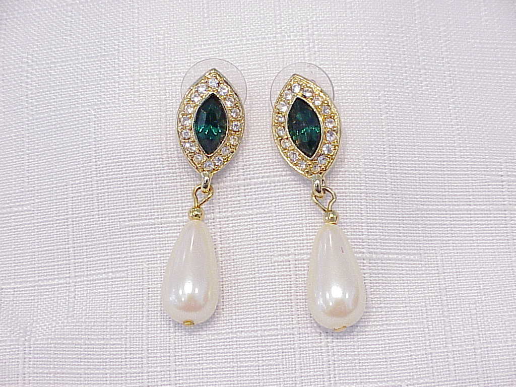 Emerald Green And Clear Rhinestone And Pearl Pierced Earrings