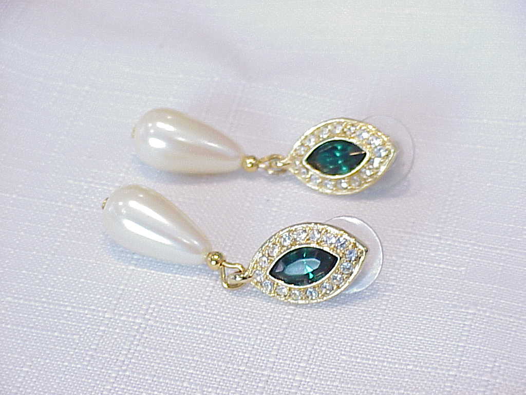 Emerald Green And Clear Rhinestone And Pearl Pierced Earrings