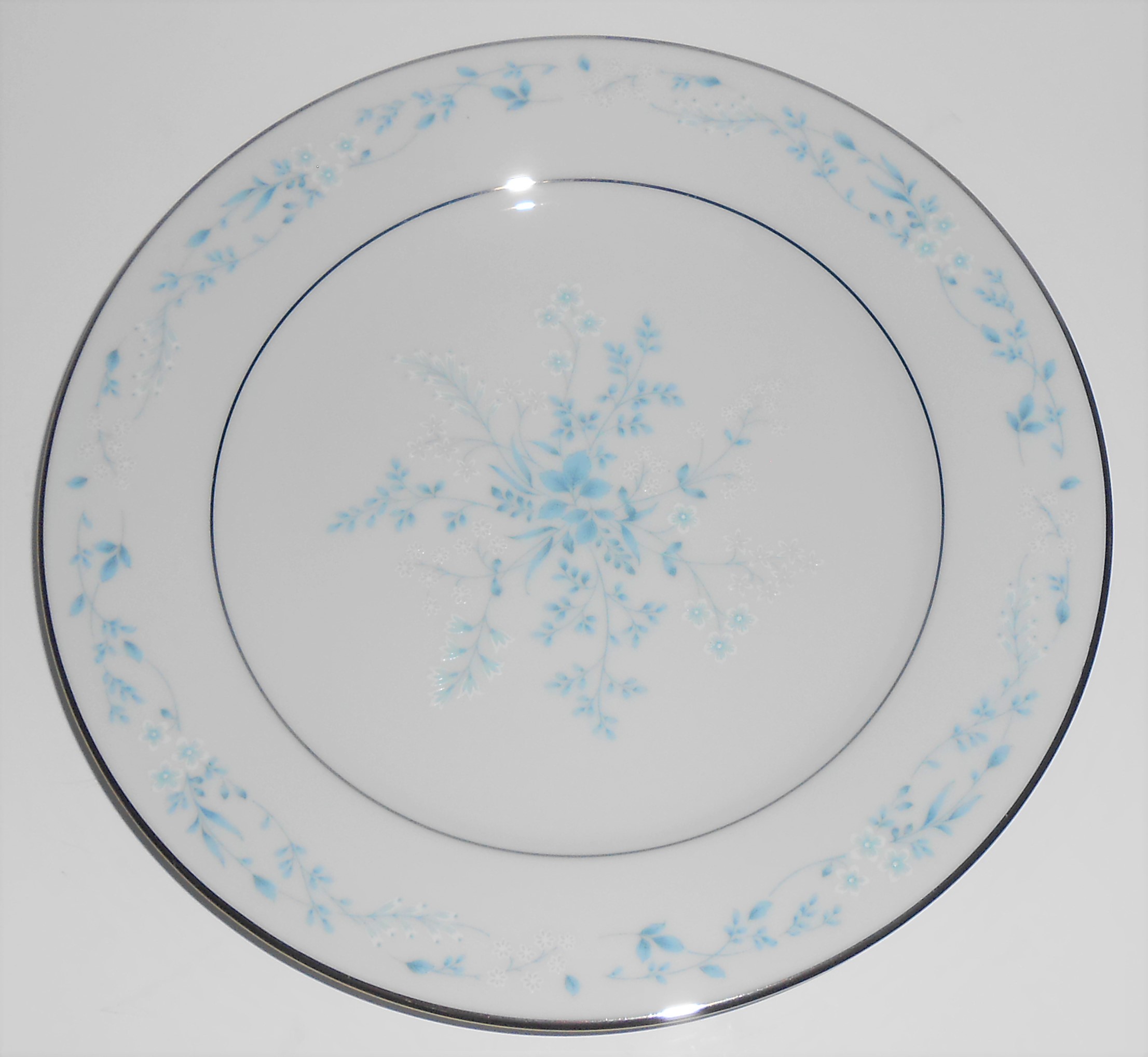 Noritake Porcelain China Carolyn 2693 Blue Floral Salad