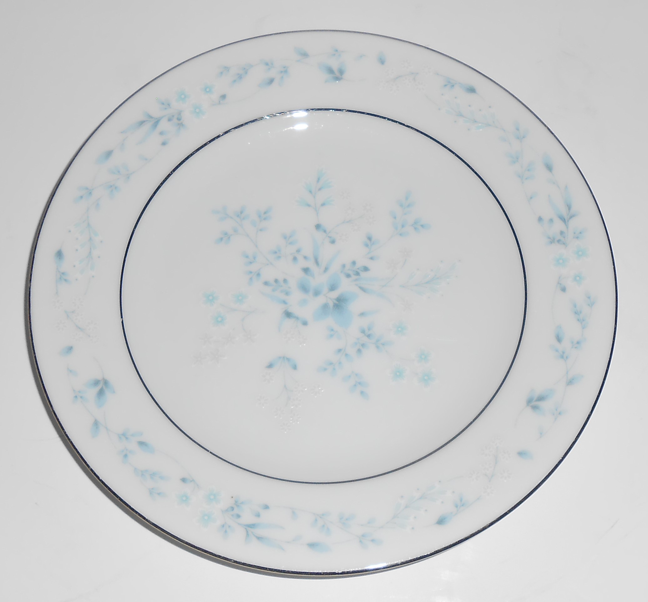 Noritake Porcelain China Carolyn 2693 Blue Floral Bread