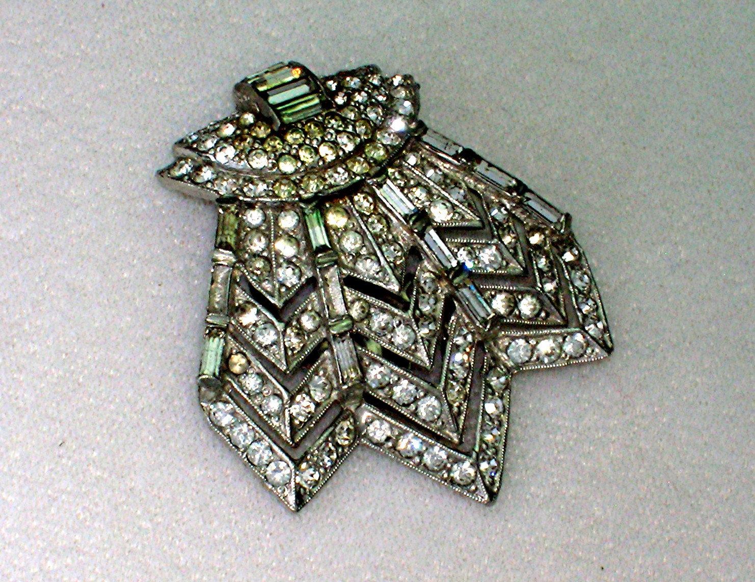 Dress Clip 40s Crystals Silvertone