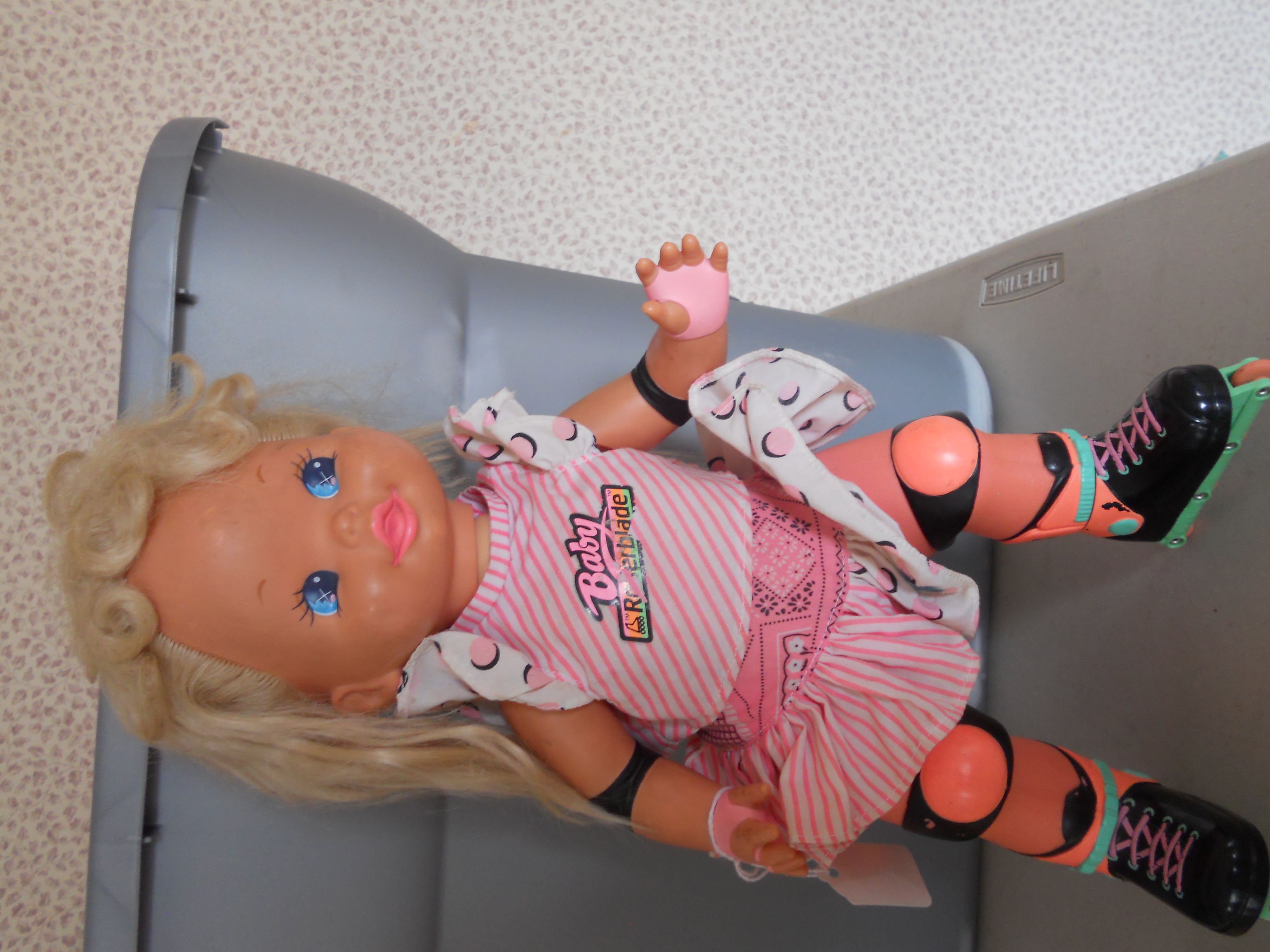 Baby Rollerblade Doll Mattel 1990