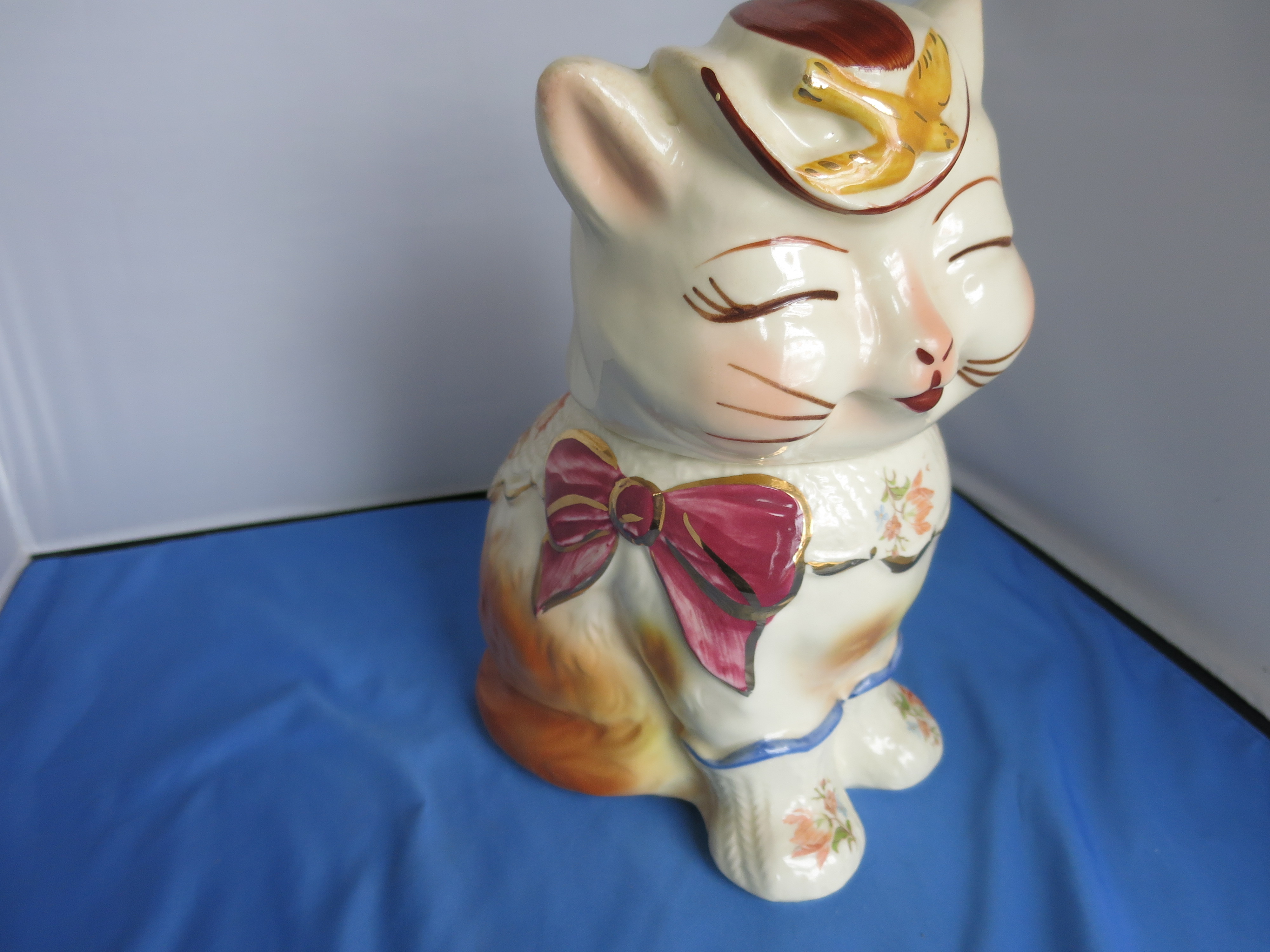 Rare Shawnee Puss N Boots Cookie Jar with Gold Trim USA