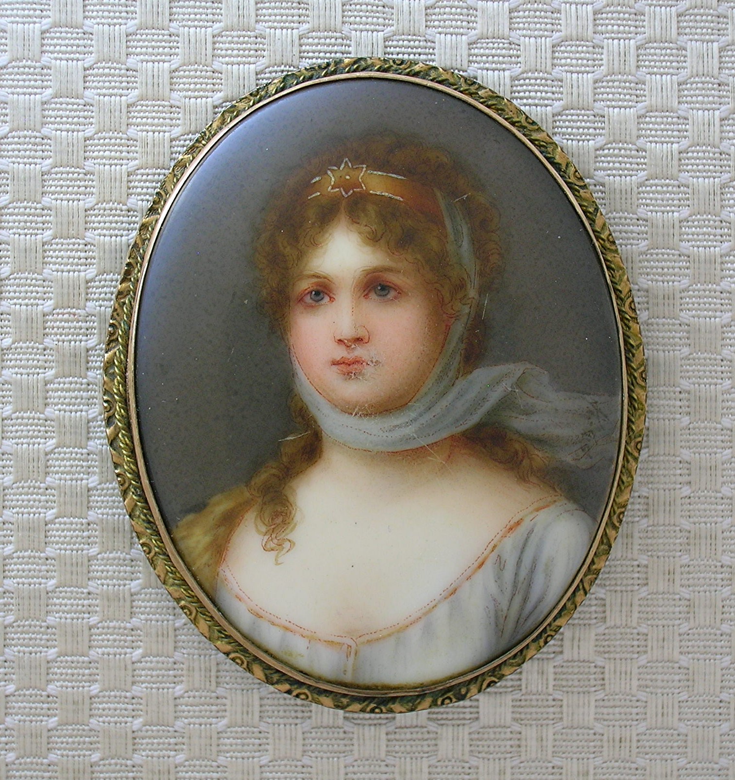 Brooch Cameo Porcelain Pinchbeck Gold Signed 3 inch