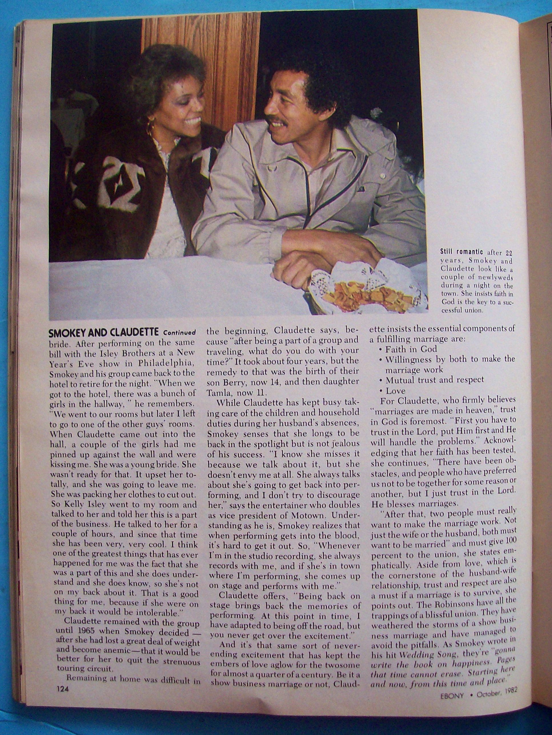Ebony Magazine-October 1982-Smokey & Claudette