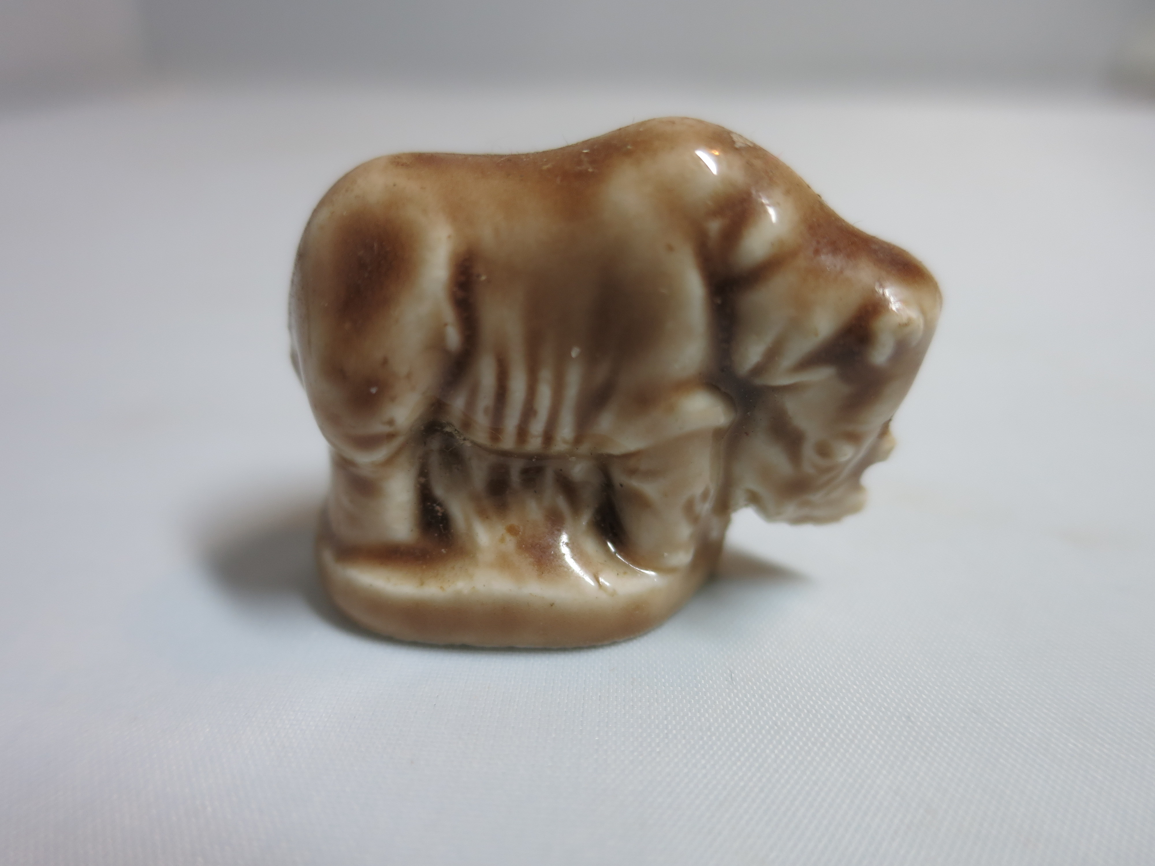 Rhino Head Down Wade England Figurine Noah's Ark Series