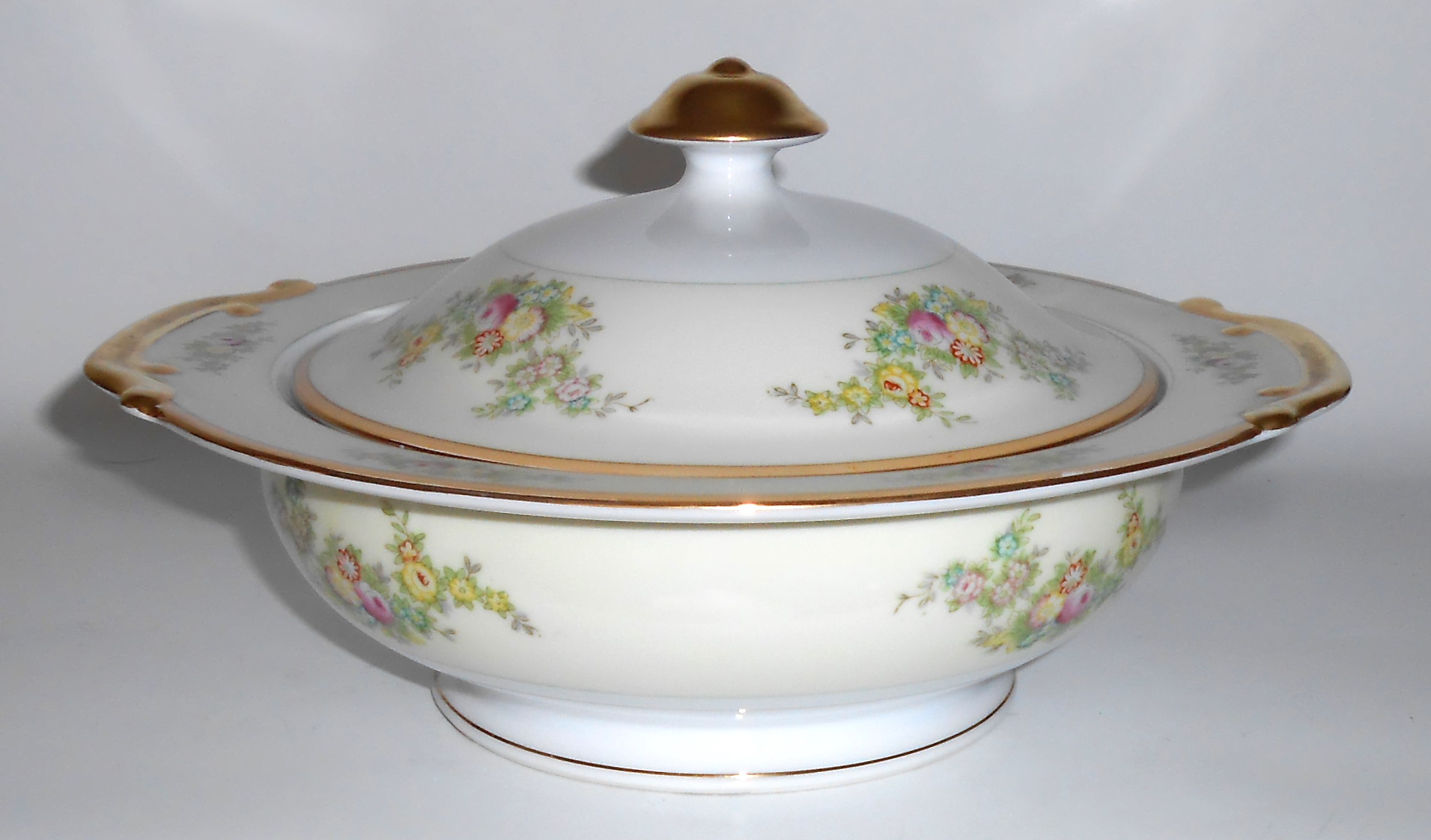 Meito China Porcelain Japan N1055A w/Gold Covered Casse