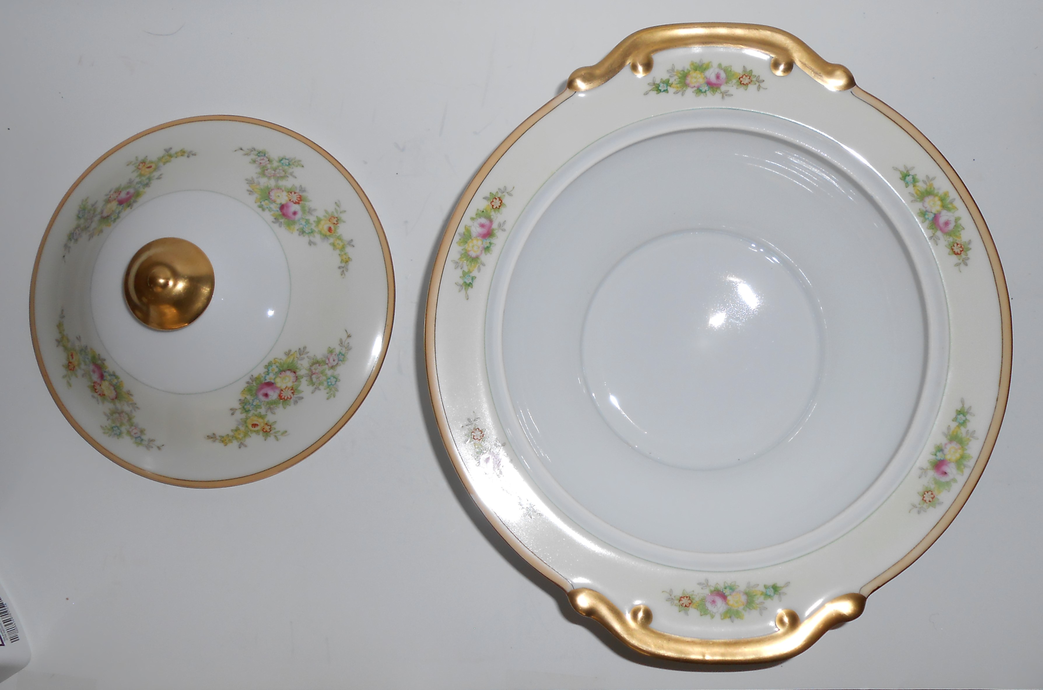Meito China Porcelain Japan N1055A w/Gold Covered Casse