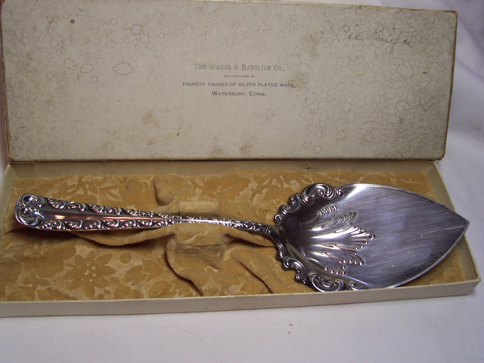 Rogers & Hamilton Pie Server W/Box