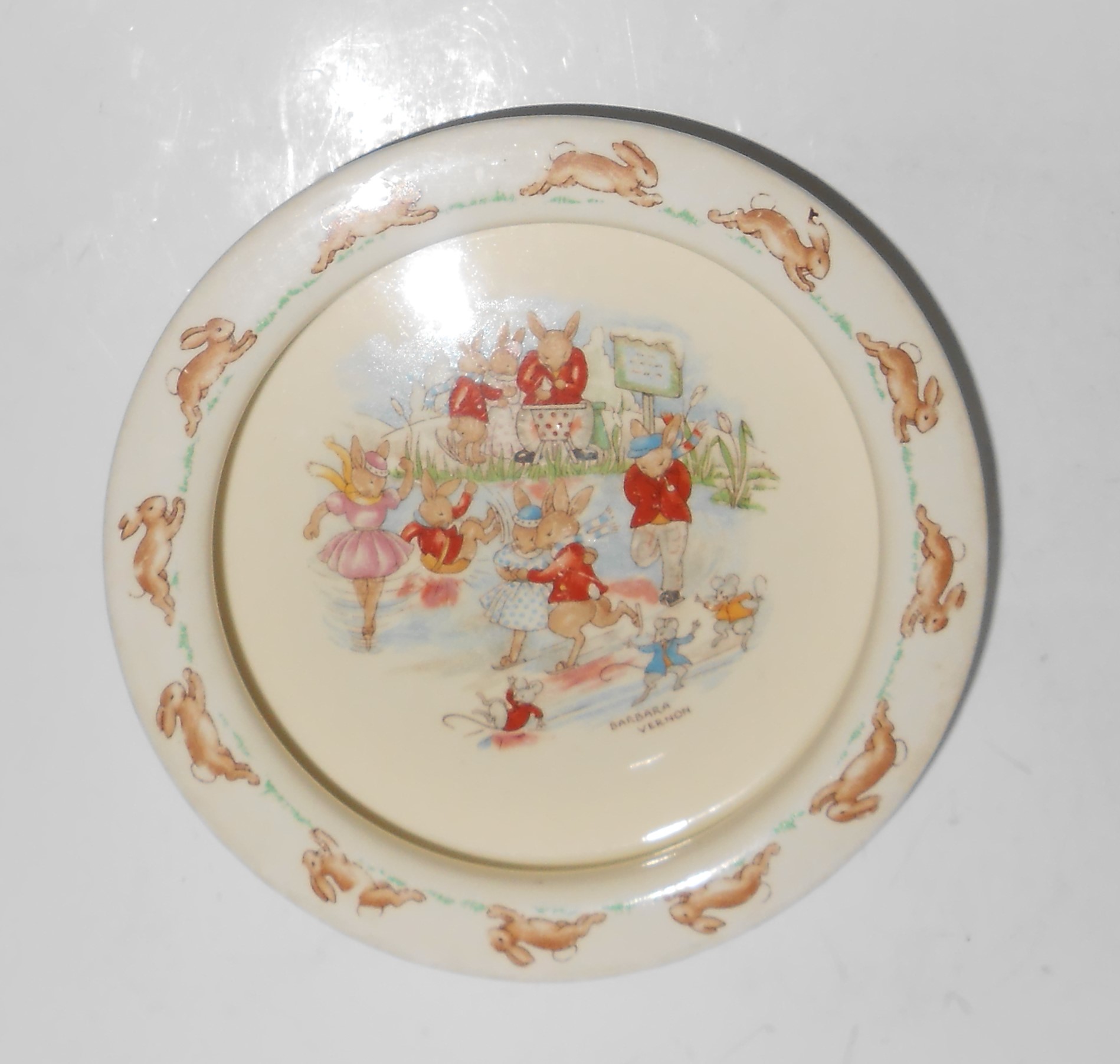 Royal Doulton China Bunnykins Ice Skating Child's Bowl