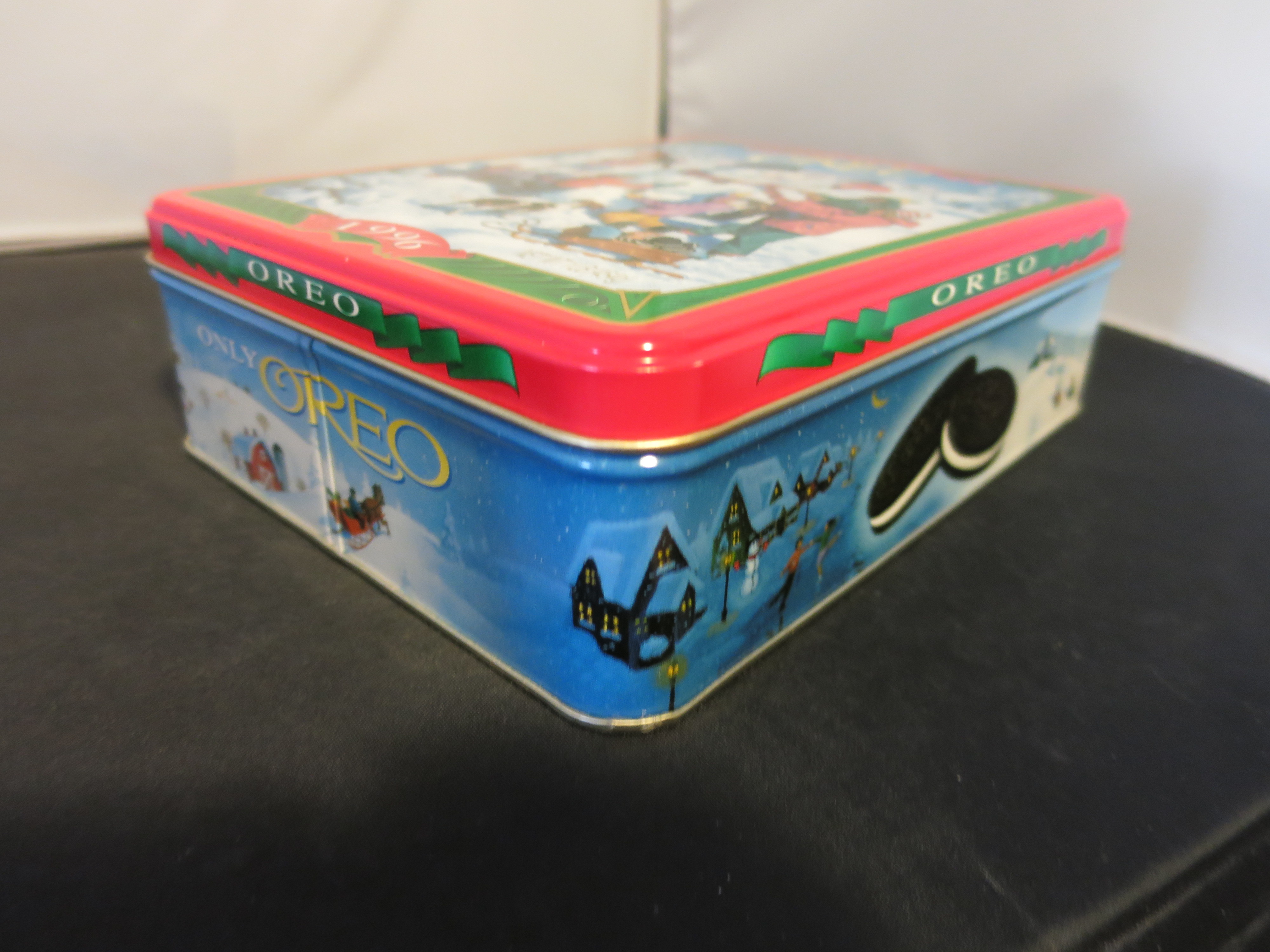 Oreo Cookie Tin 1996 Snowy Days