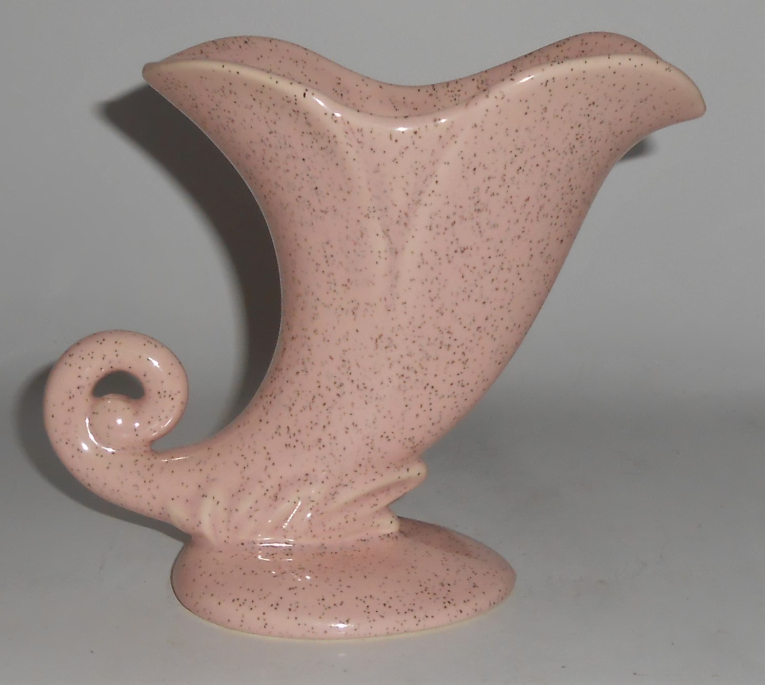 Bauer Pottery Pink Speckle #690 Cornucopia Vase