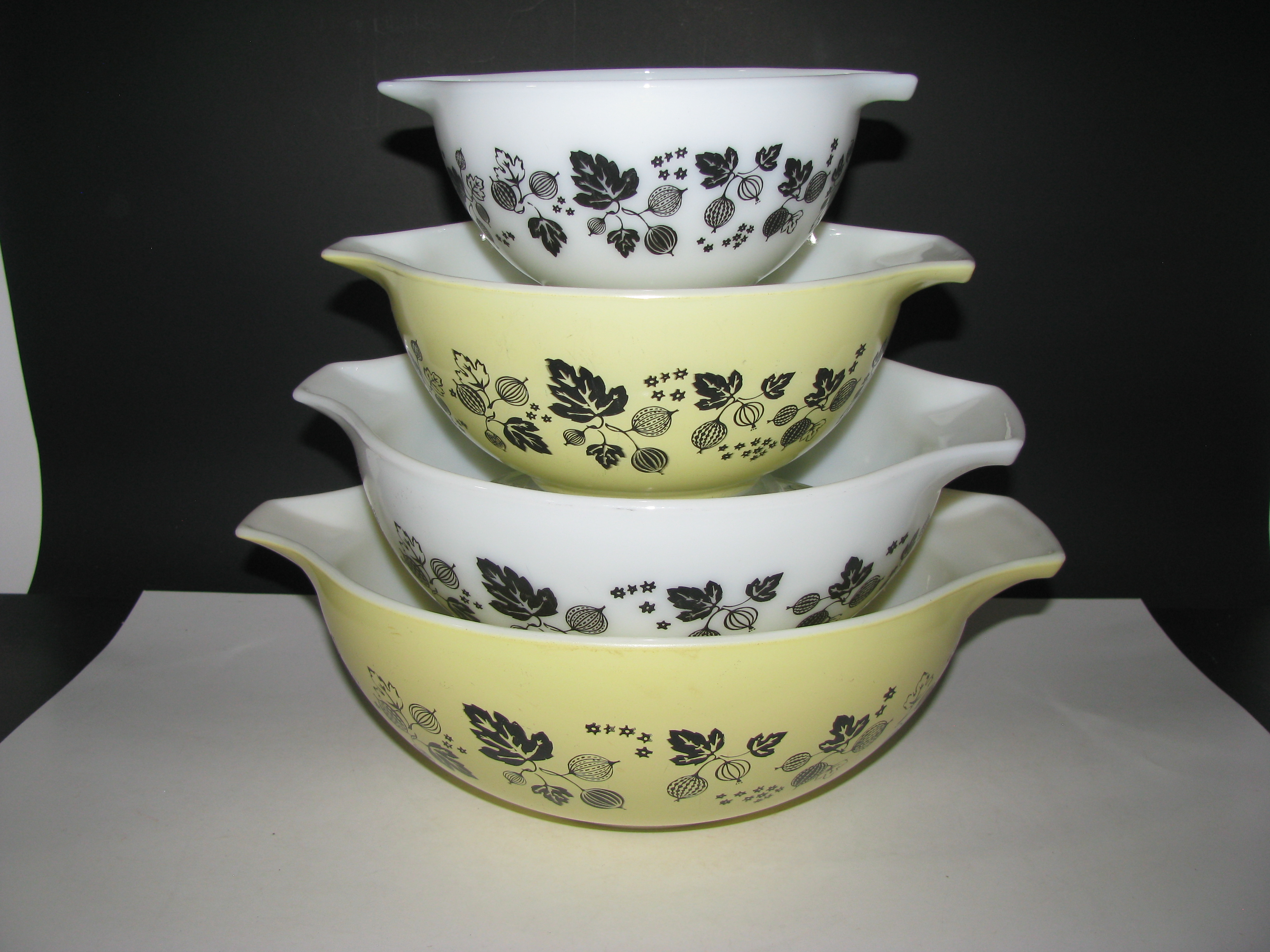 Vintage Pyrex Black,Yellow,White Gooseberry Bowls