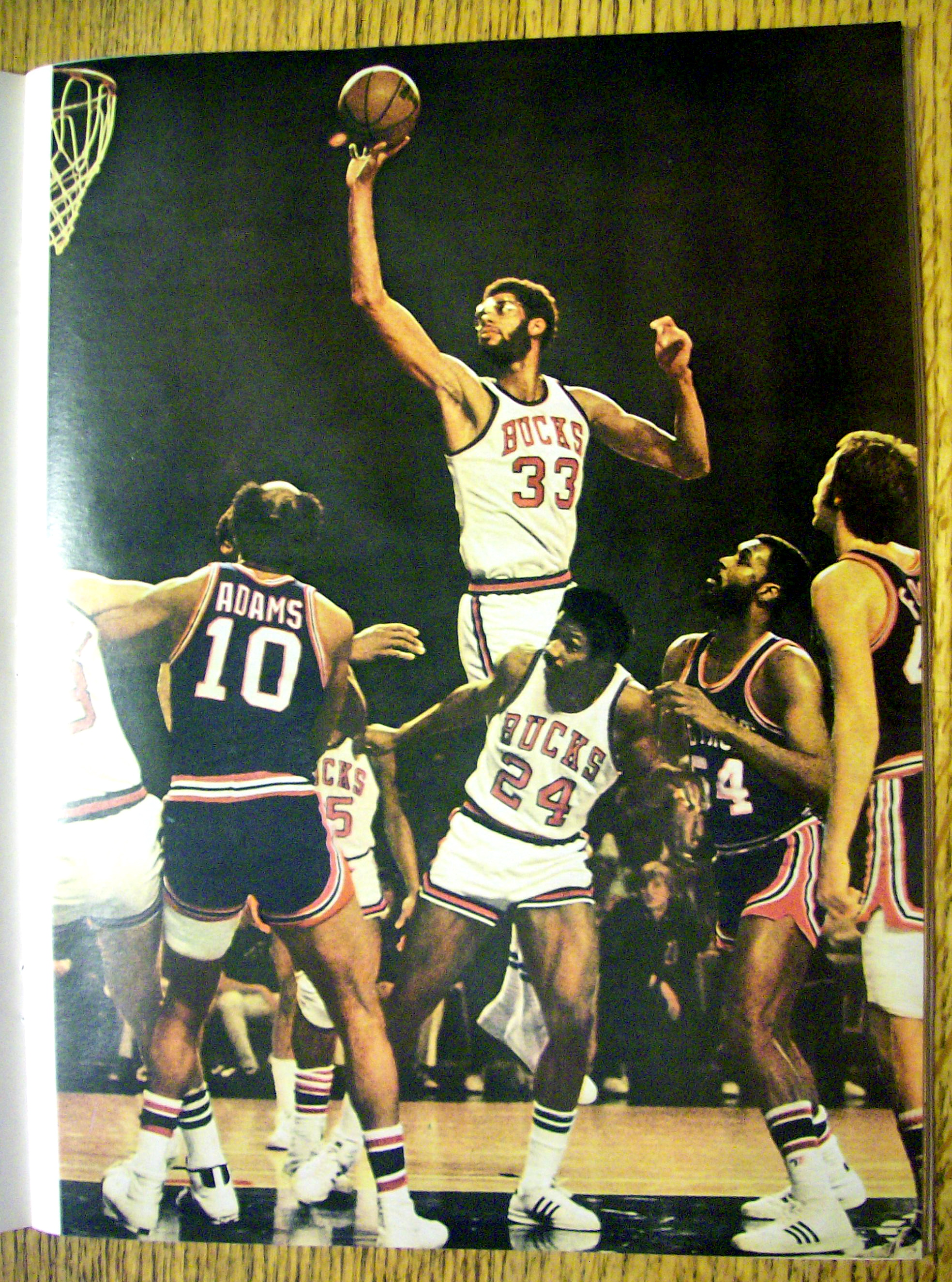 Ebony Magazine-April 1975-Campus Queens