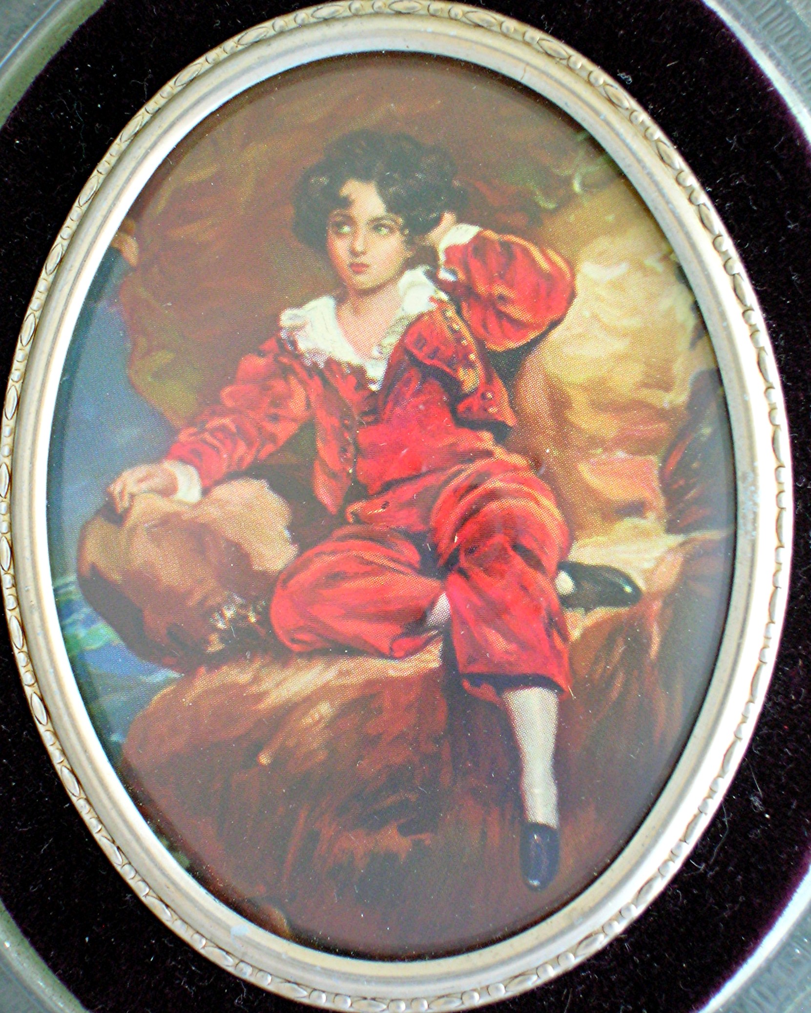 Picture 2 Frames Glass with Velvet Mount Cameo