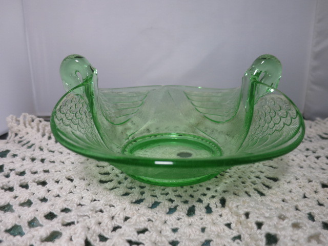 Fenton Art Glass Green Swan Dish