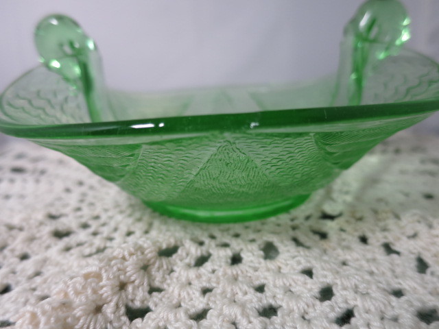 Fenton Art Glass Green Swan Dish