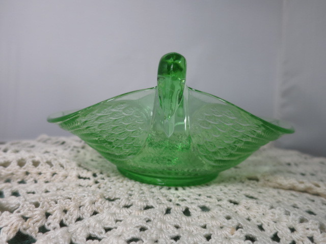 Fenton Art Glass Green Swan Dish
