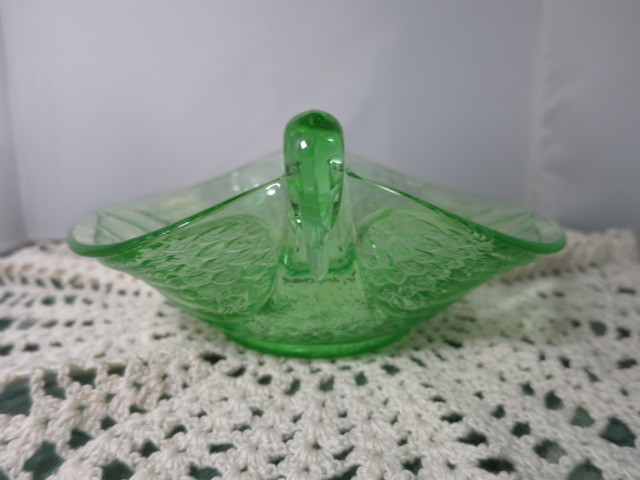 Fenton Art Glass Green Swan Dish