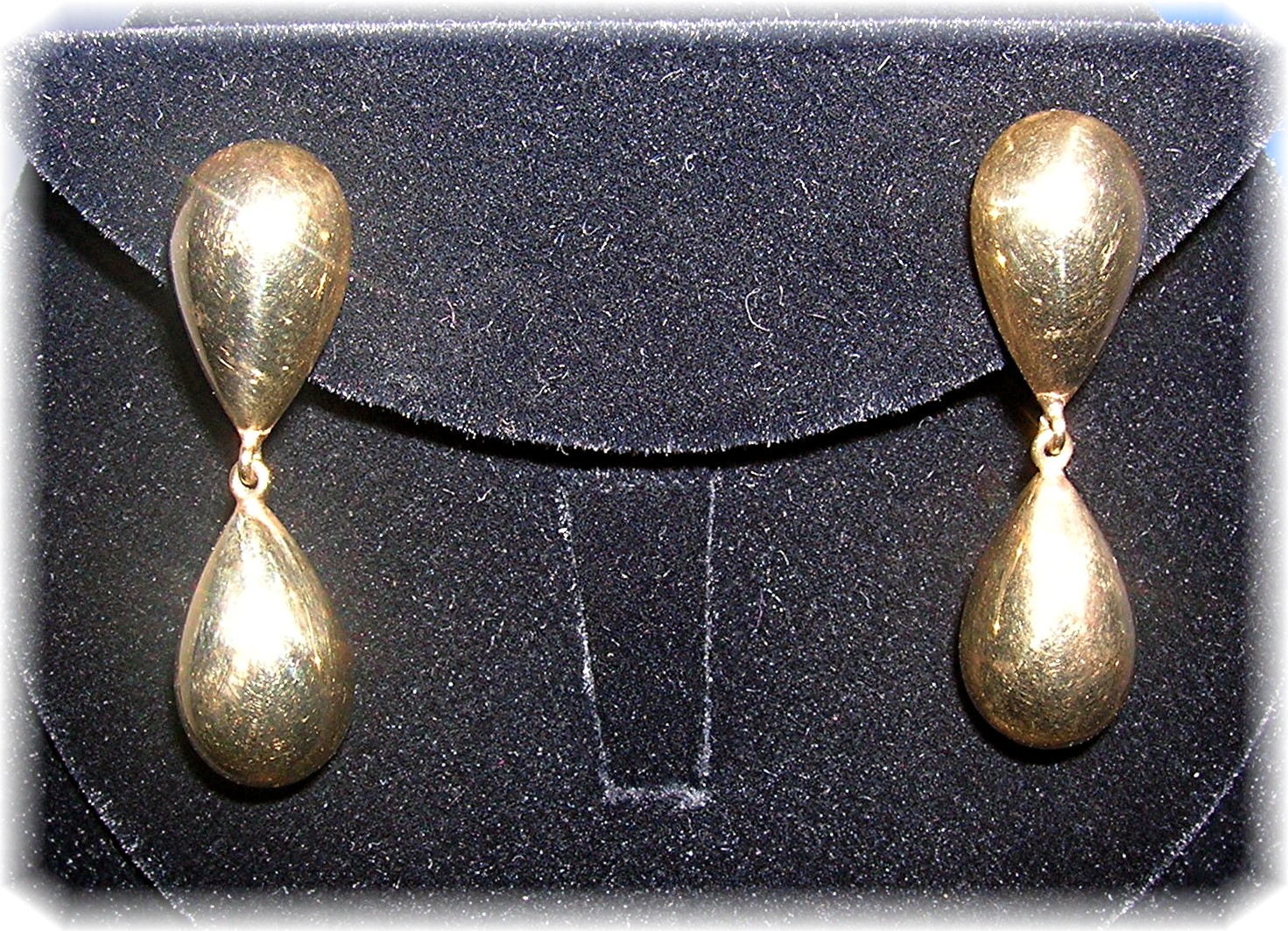 European Hallmarked Gold Teardrop Earrings