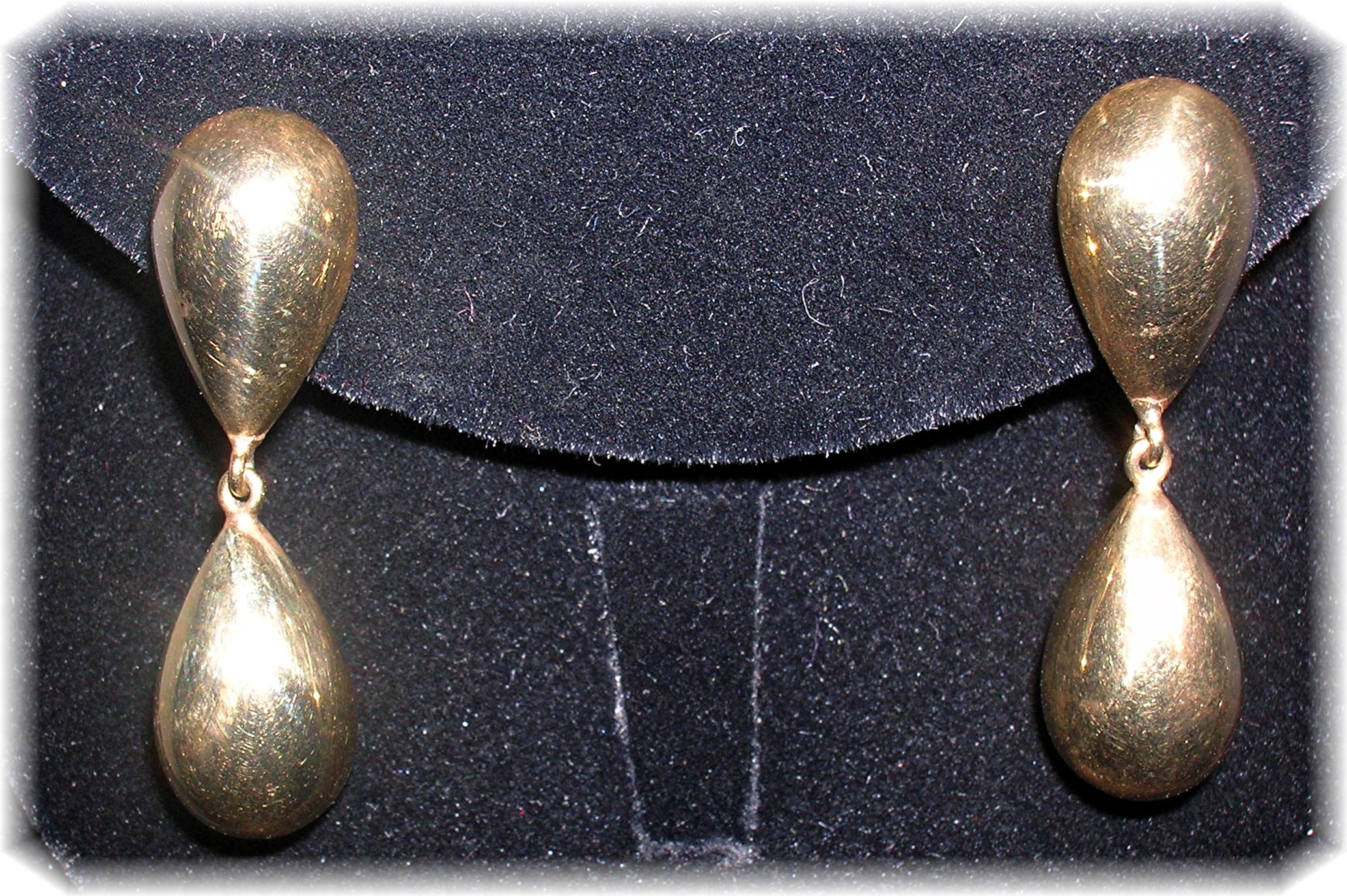 European Hallmarked Gold Teardrop Earrings