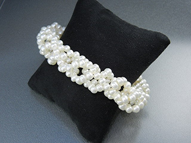 Freshwater Pearls Double Helix Bracelet