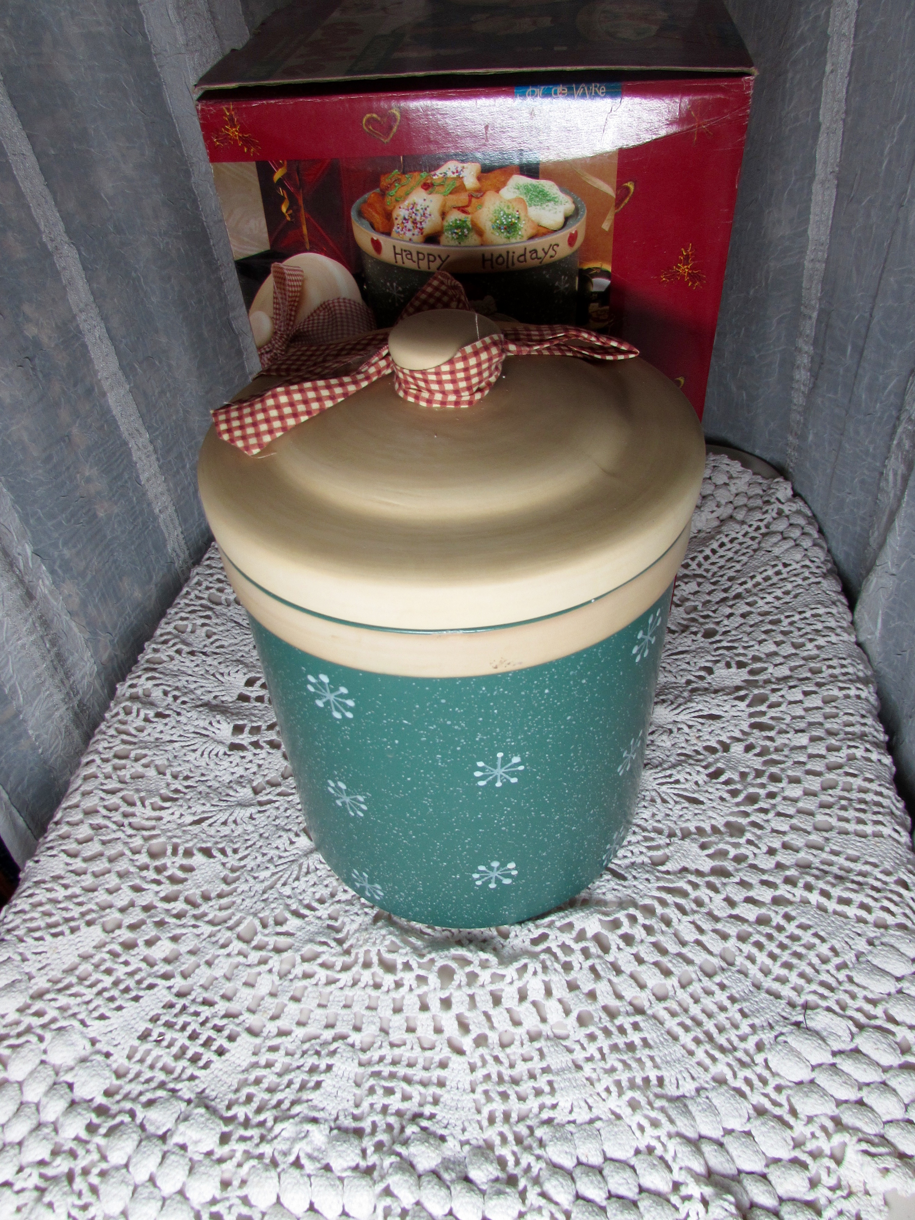 Santa Christmas Cookie Jar Stoneware Mint in Box