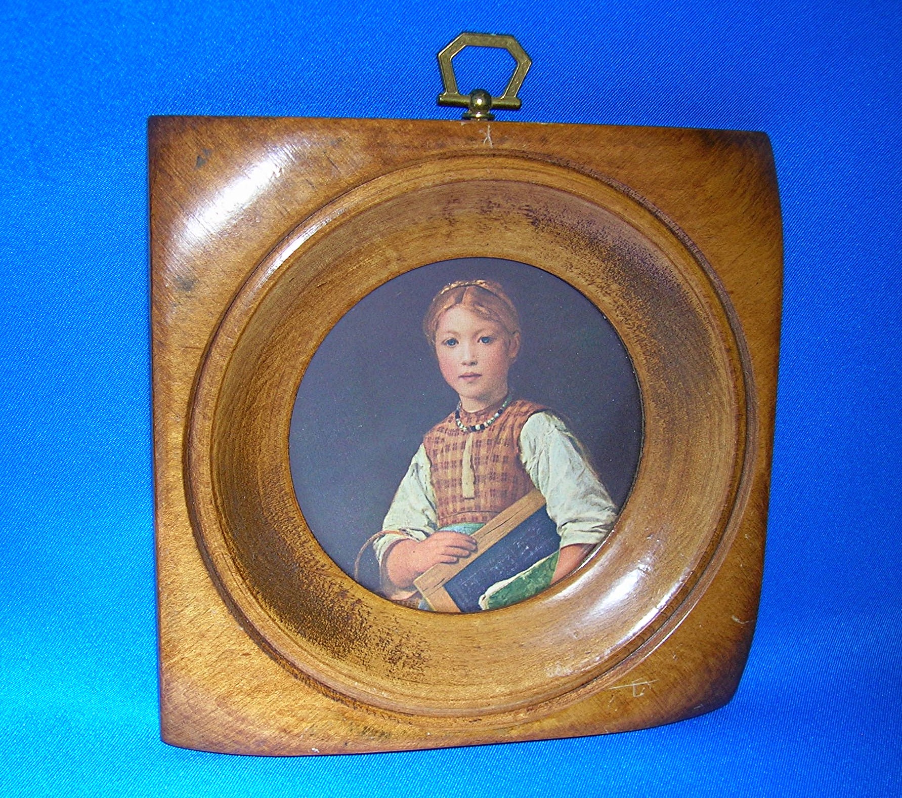 PAIR WOOD Picture frames - ARRON BROS. CO. . .