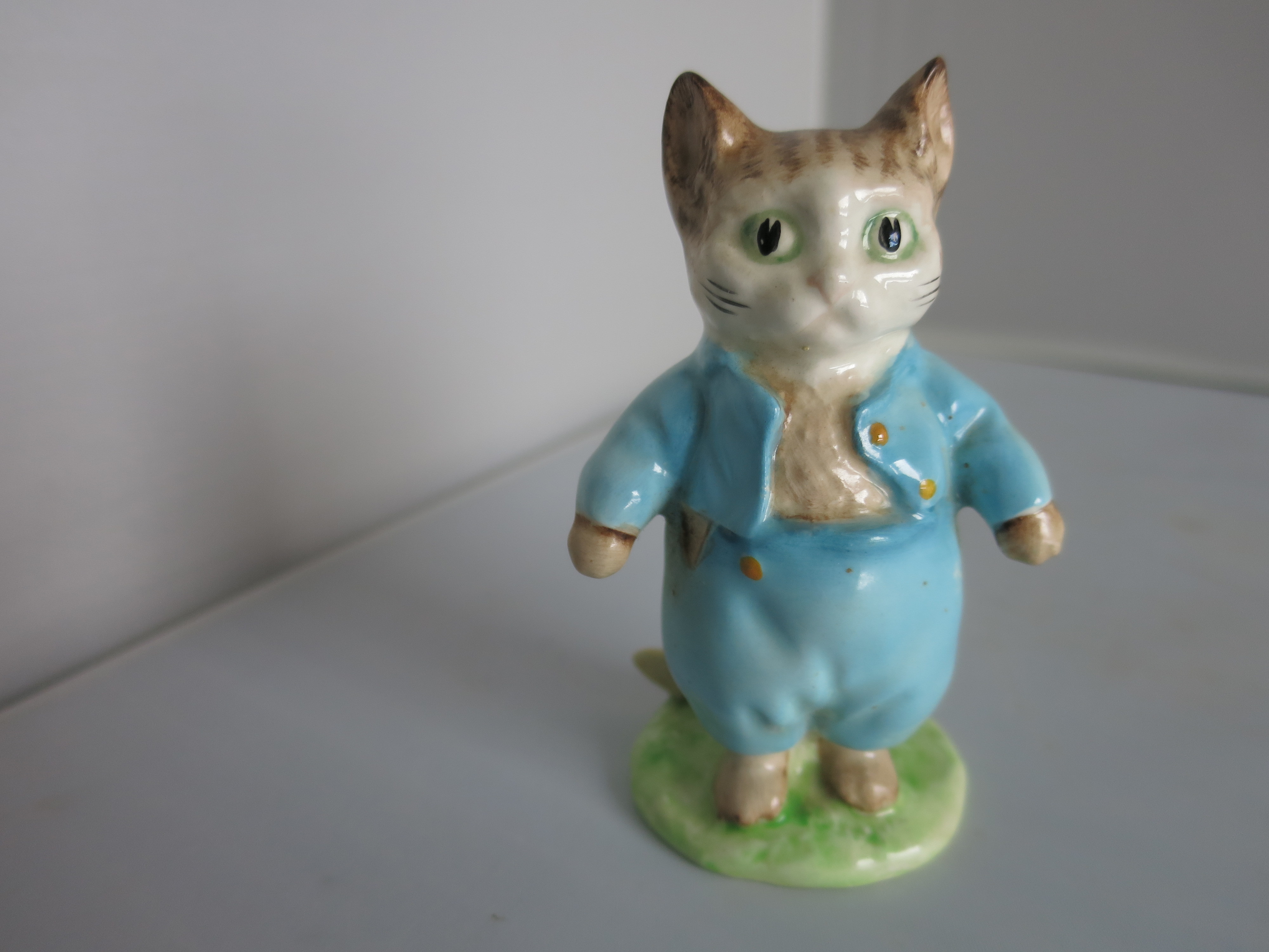 Beatrix Potter's Beswick Tom Kitten Cat Figurine Gold Oval