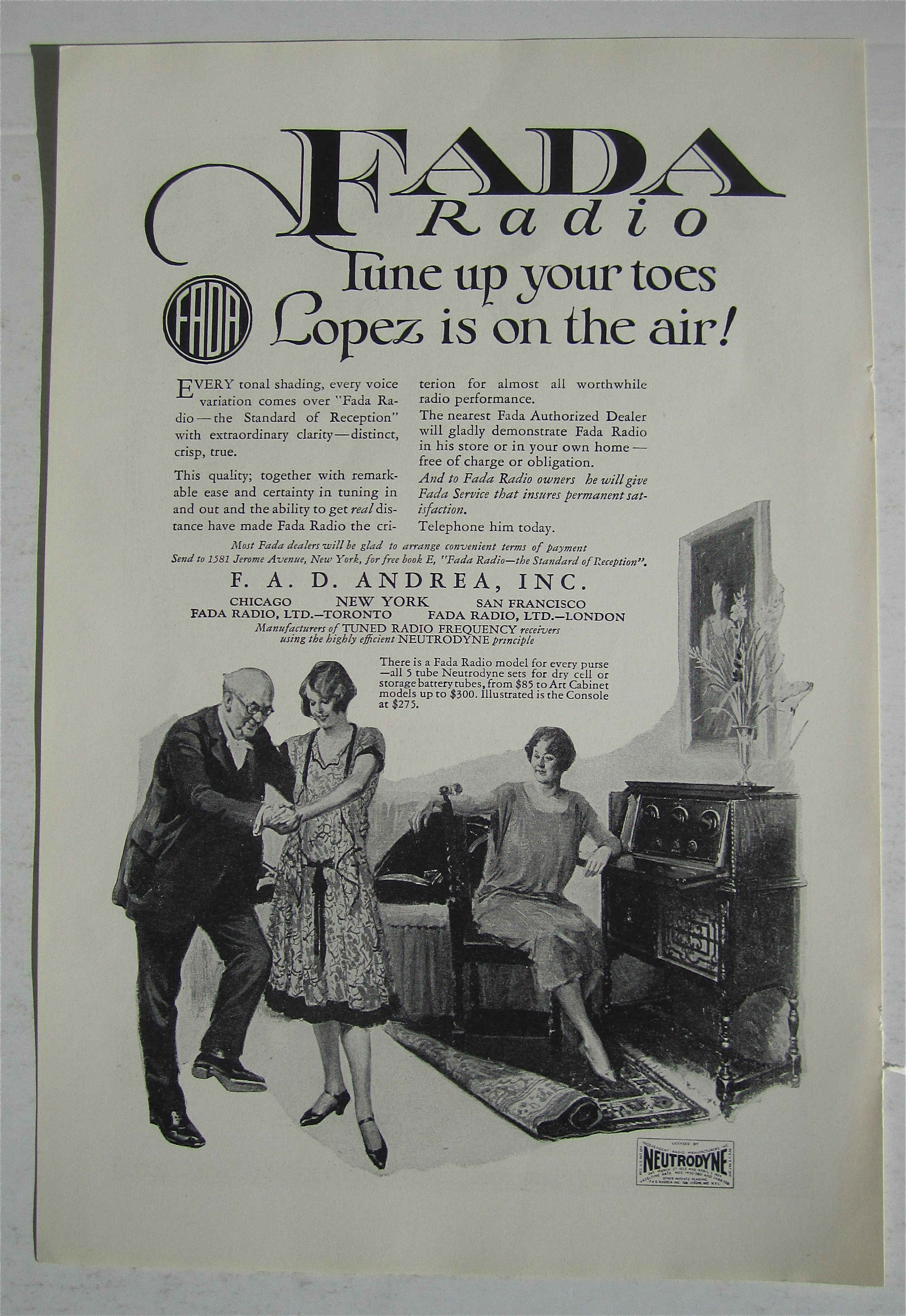 1925 Fada Radio with Man & Woman Dancing