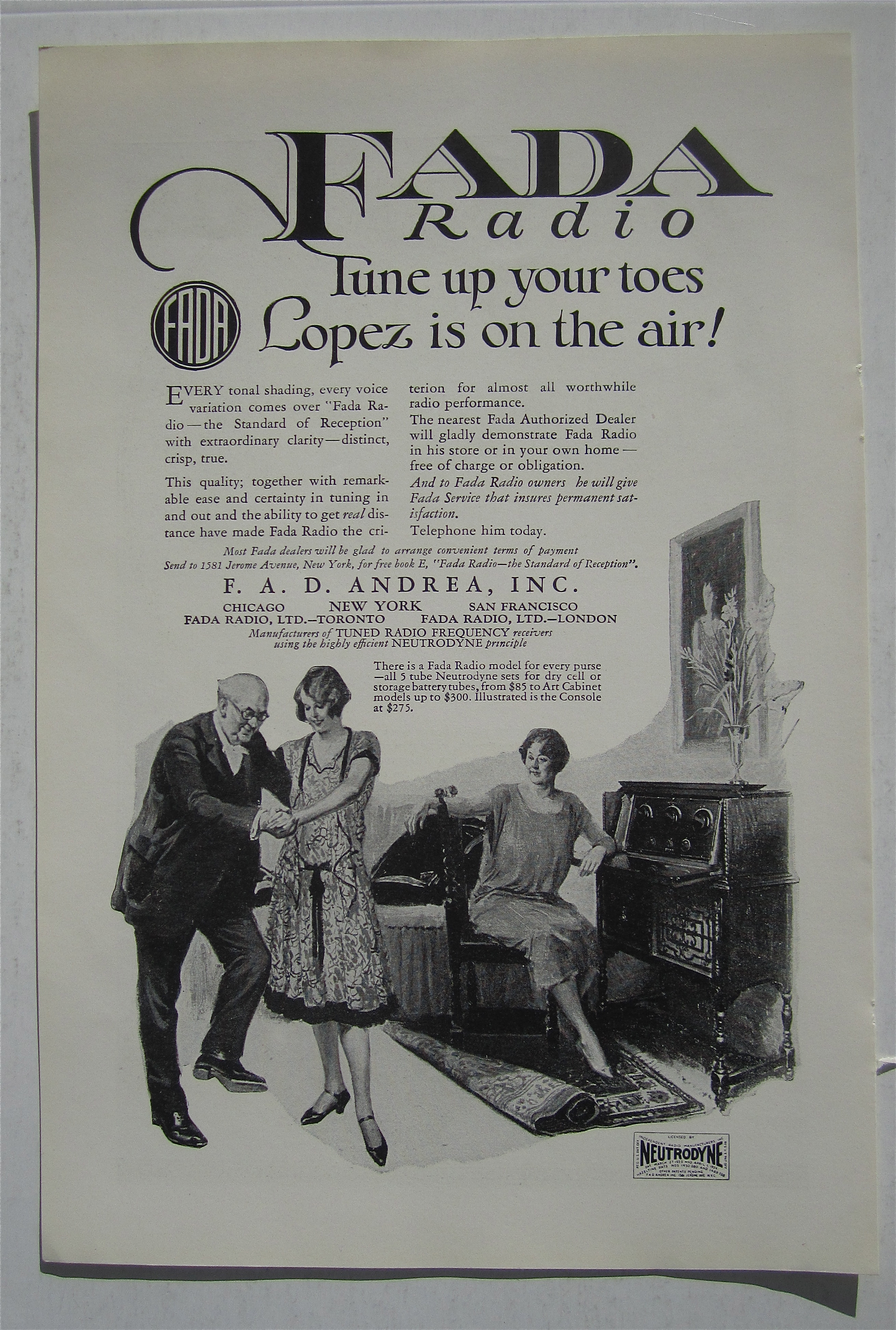 1925 Fada Radio with Man & Woman Dancing