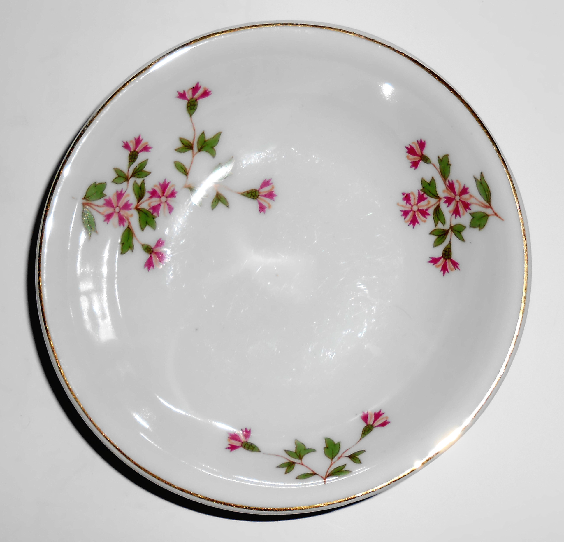 Hertel Jacob Porcelain Red/White Petunia Fruit Bowl