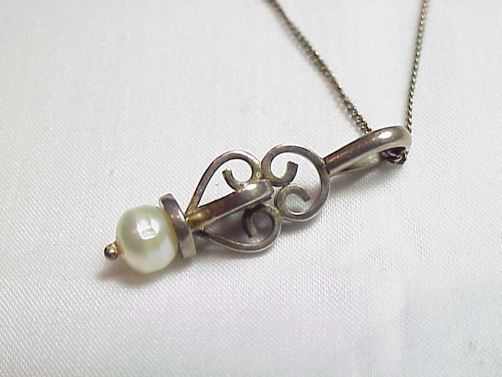 Celtic Design Sterling Silver Pendant Necklace