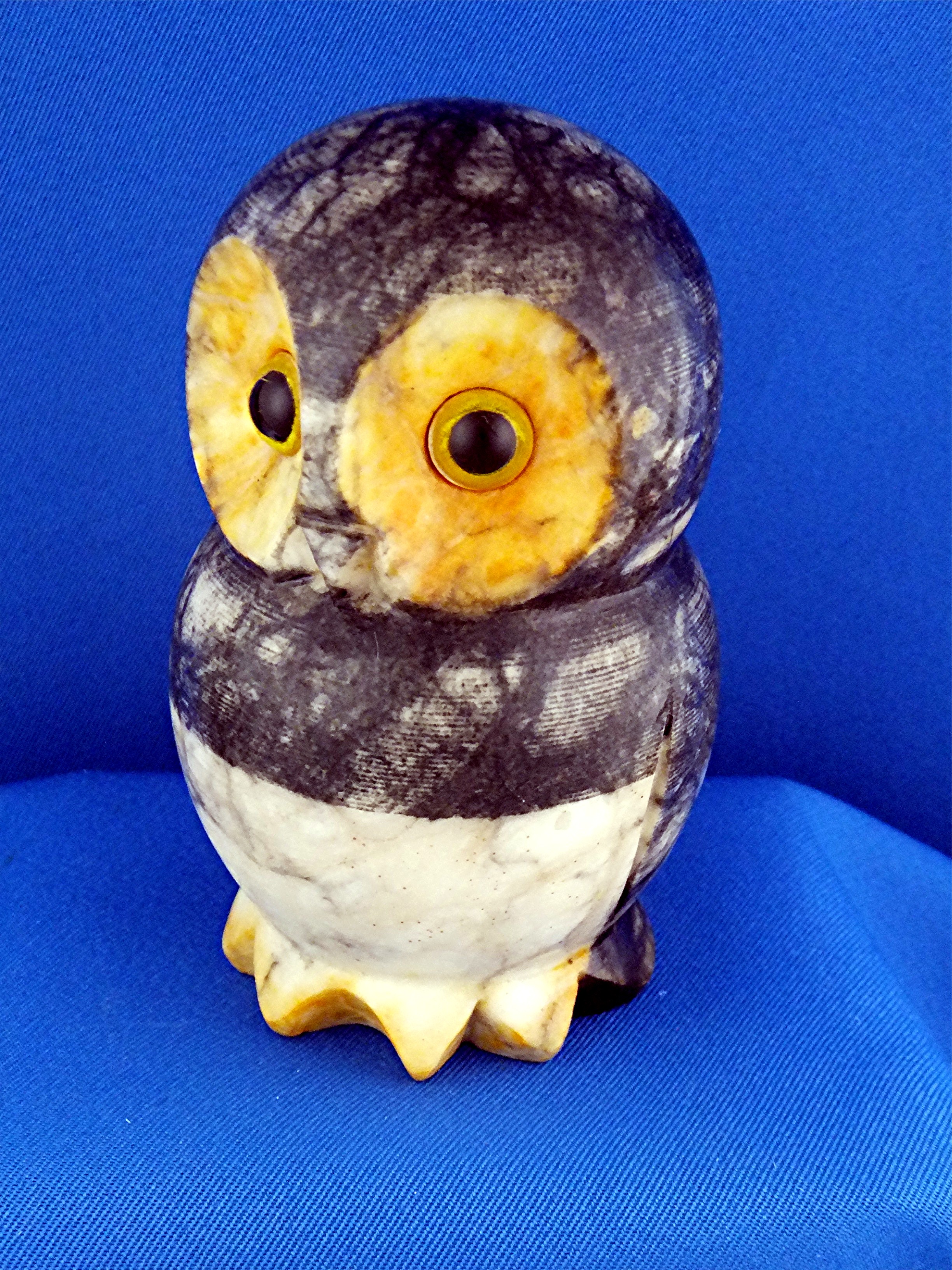 Alabaster Owl hand carved made in Italy 4 inches tall