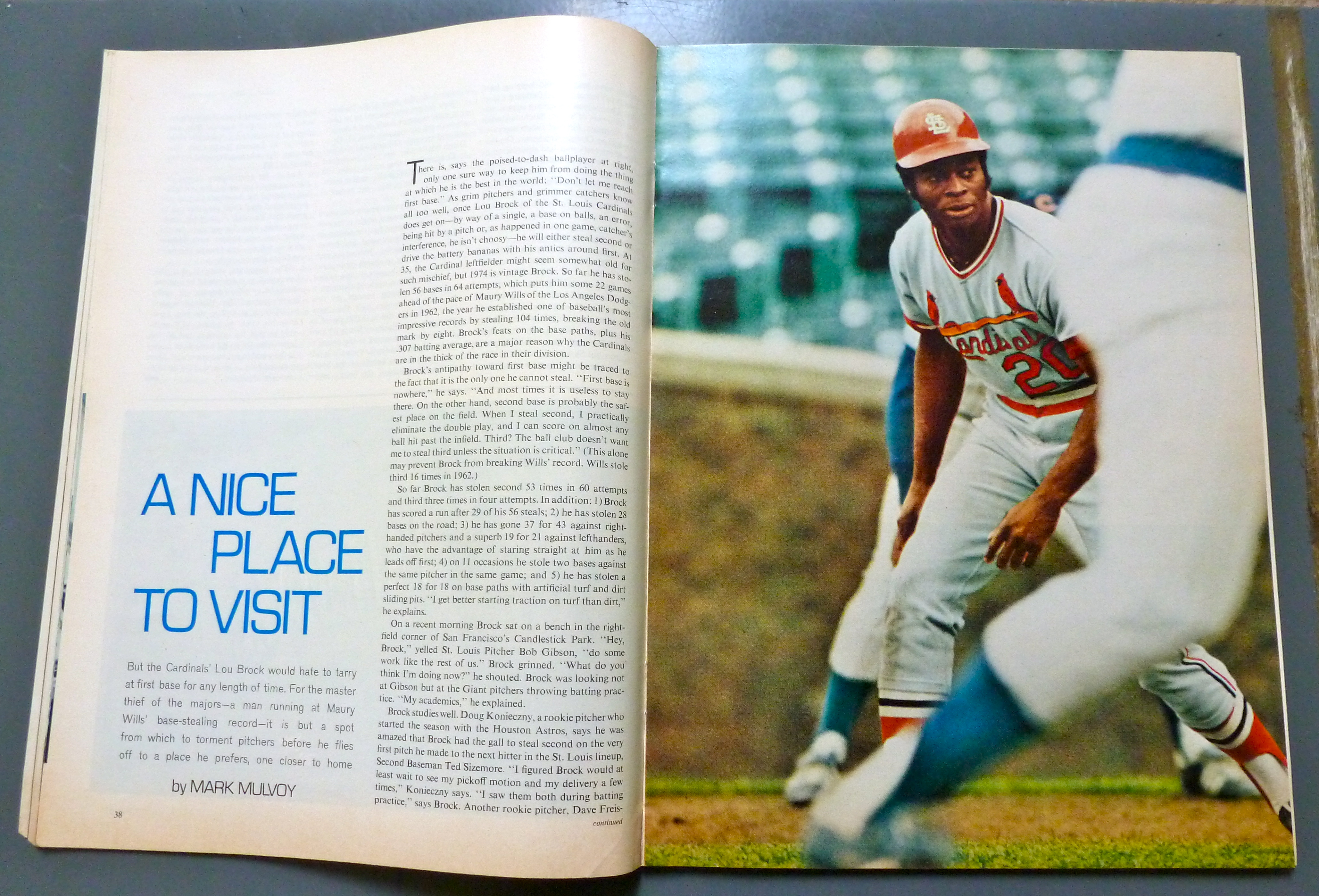 Sports Illustrated Magazine-July 22, 1974-Lou Brock