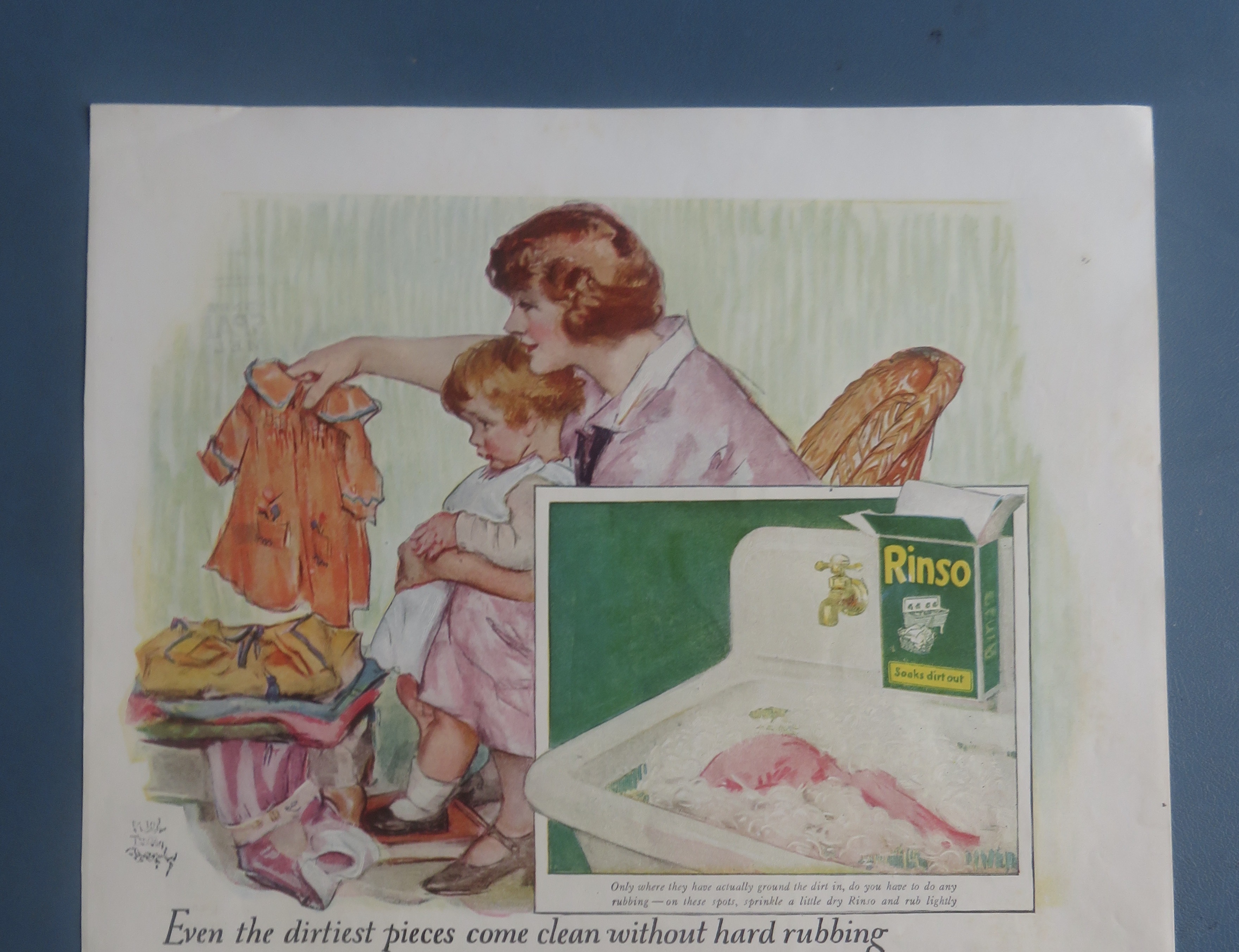 1924 Rinso with Mom & Child Looking At Clean Clothes