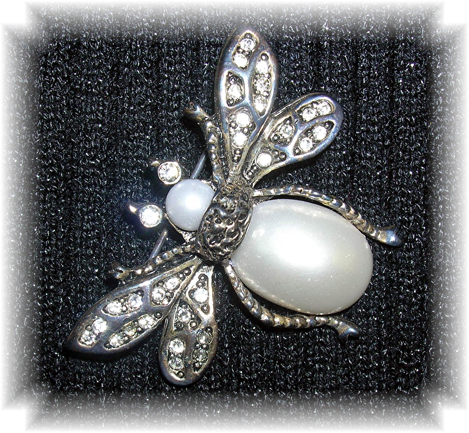 Silvertone Rhinesxtone Pearl Bug Brooch Pin