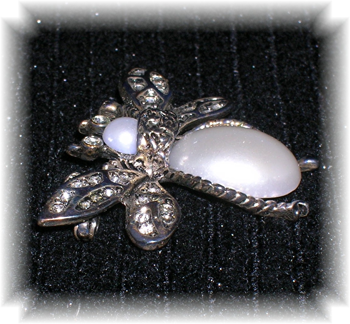 Silvertone Rhinesxtone Pearl Bug Brooch Pin