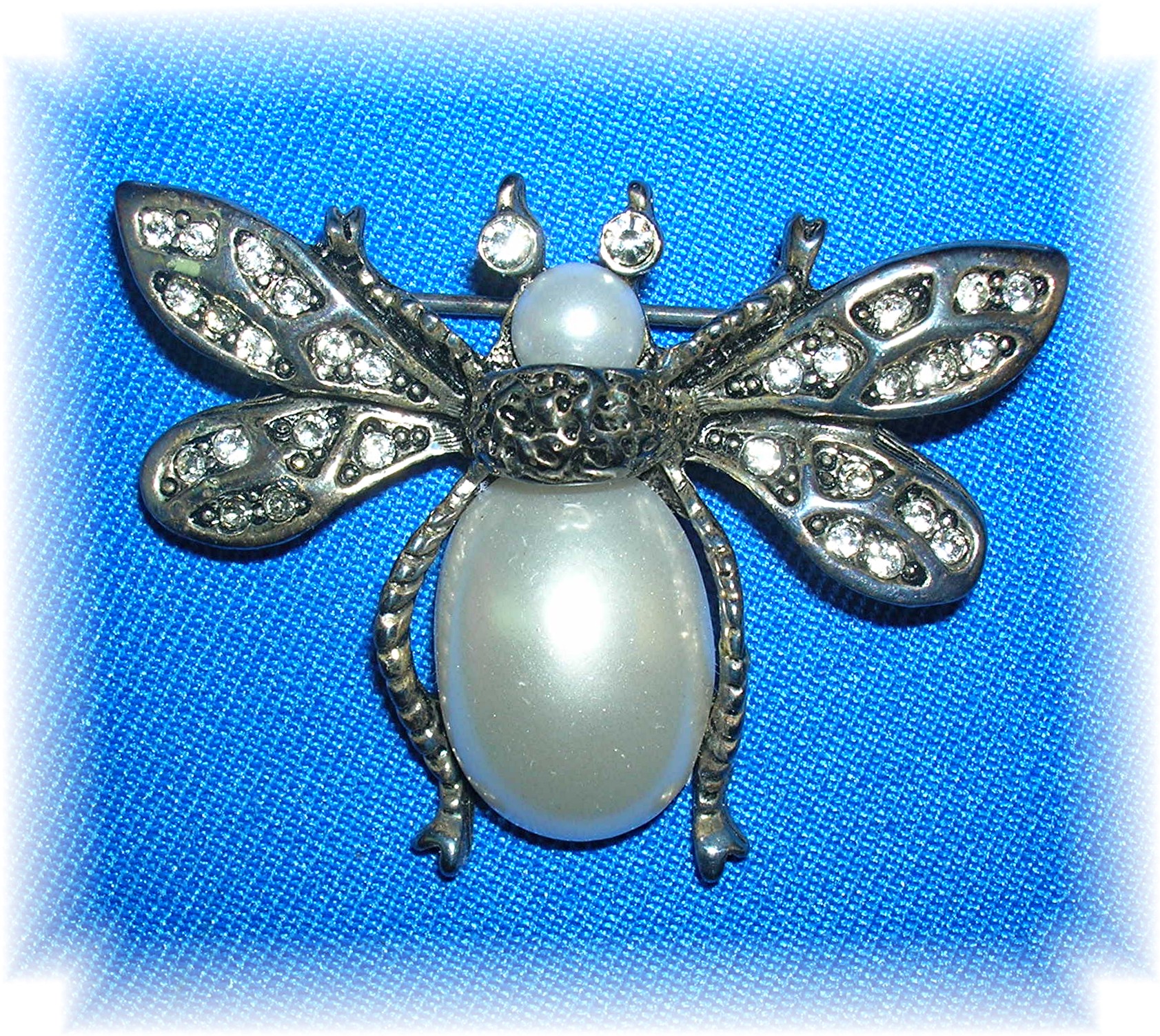 Silvertone Rhinesxtone Pearl Bug Brooch Pin
