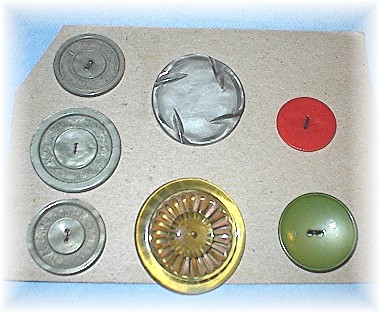 Bakelite Button and 6 Lucite