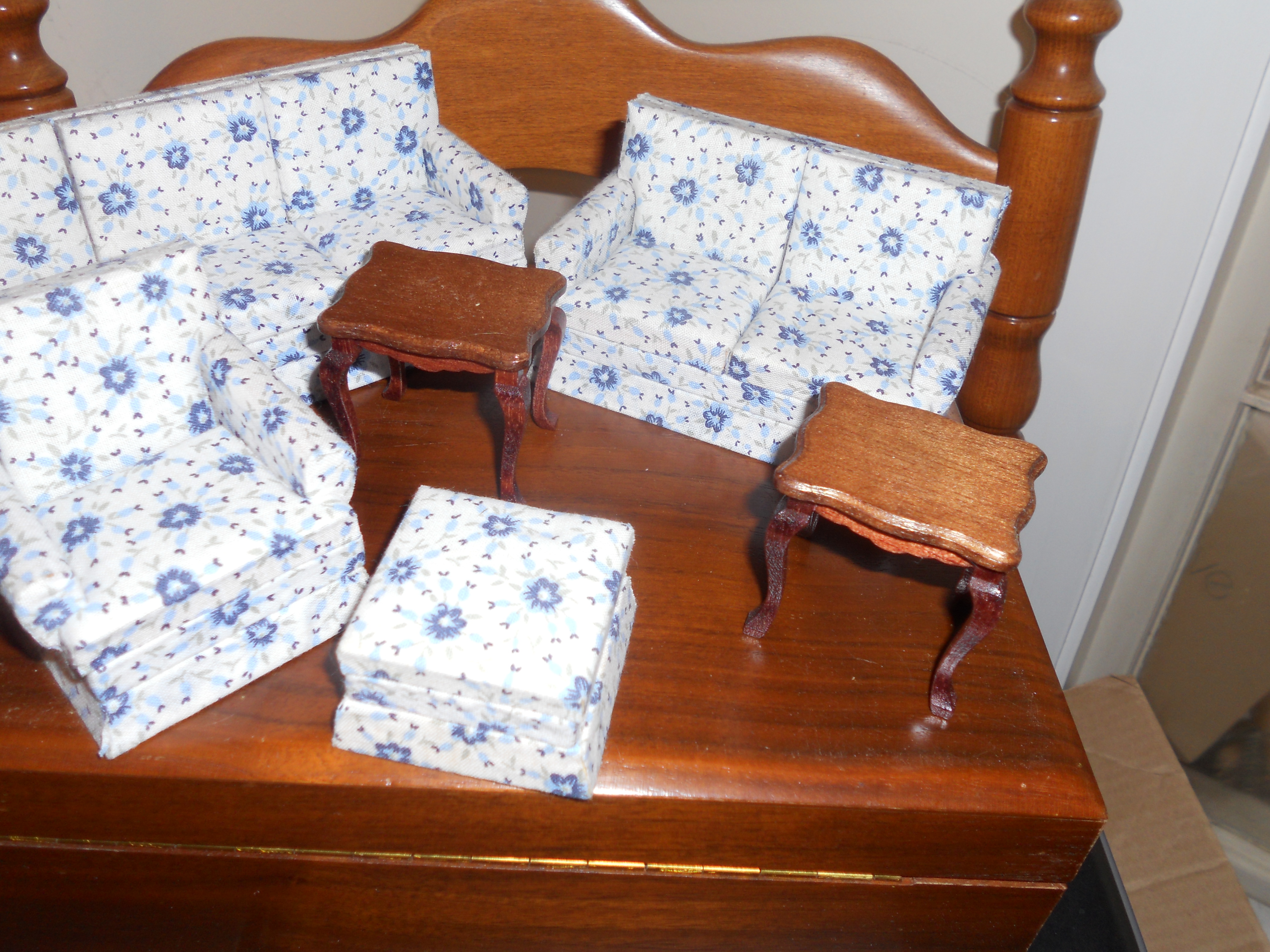 Doll House Lillian Vernon Living Room Set