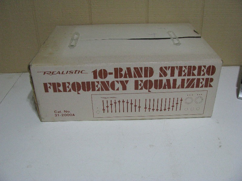 Vintage Realistic 31-2000A 10-Band Stereo Frequency Equalizer New In Original Box & Manual