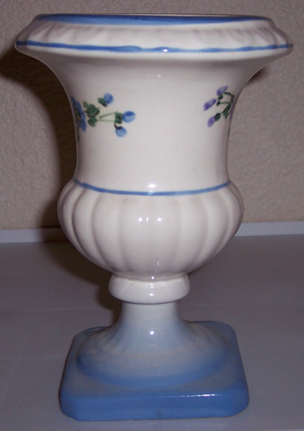 Camark Pottery Rose Decorated 8" Footed Vase!