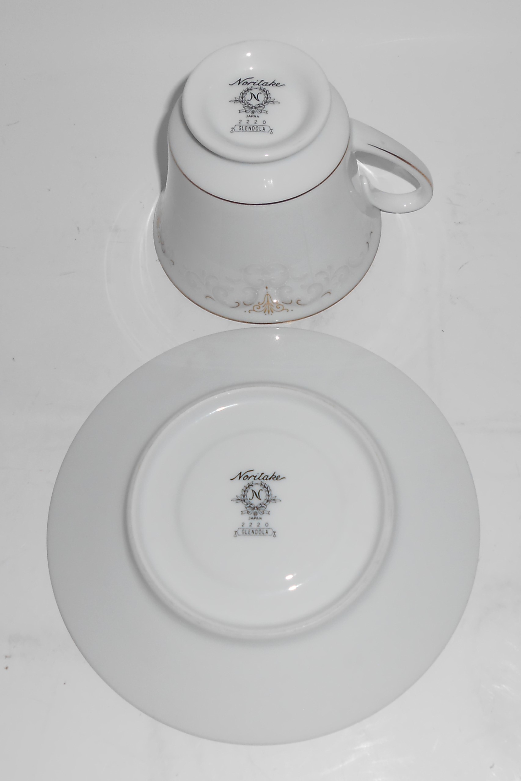 Noritake China Porcelain Glendola 2220 Gold Cup & Sauce