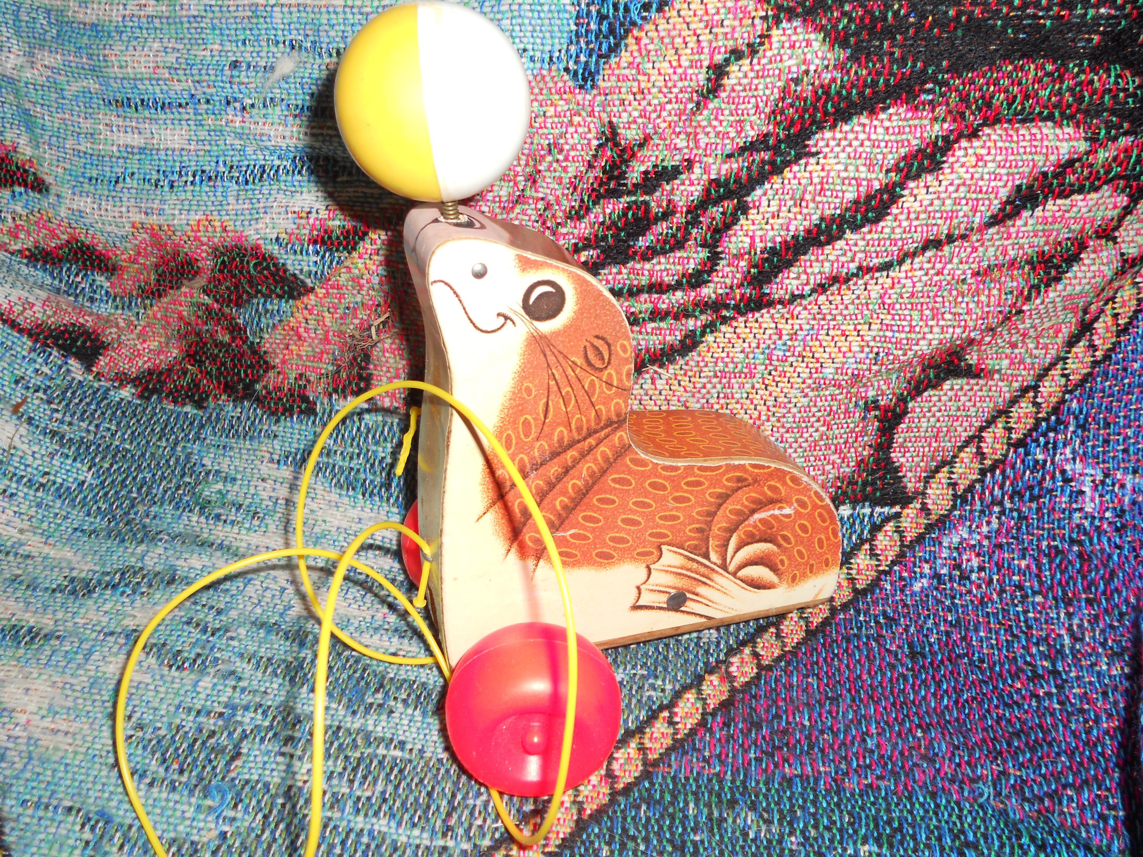 Fisher Price Suzy Seal Pull Toy 1978 no 694