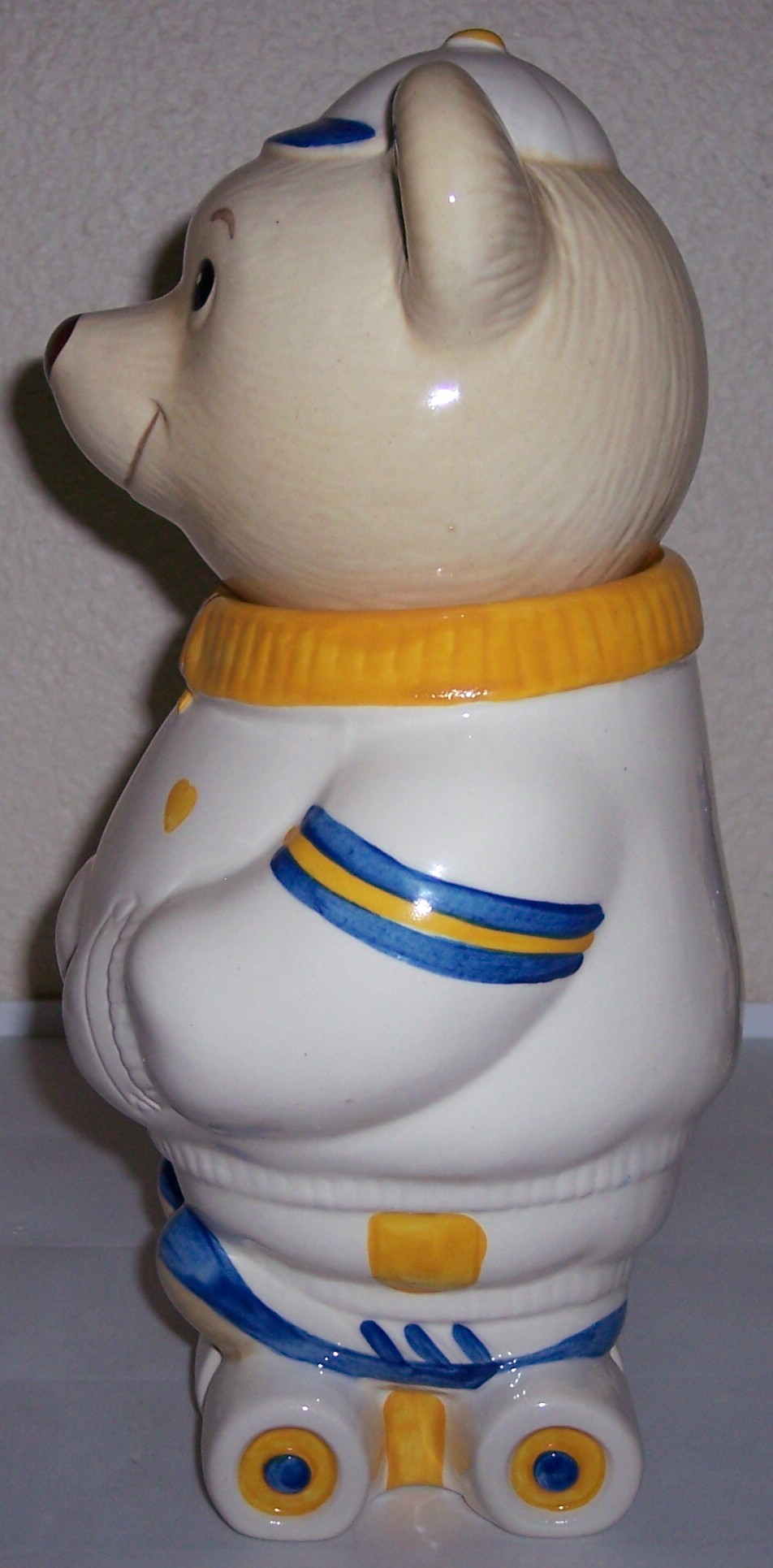 Metlox Pottery Poppy Trail Roller Skates Bear Cookie