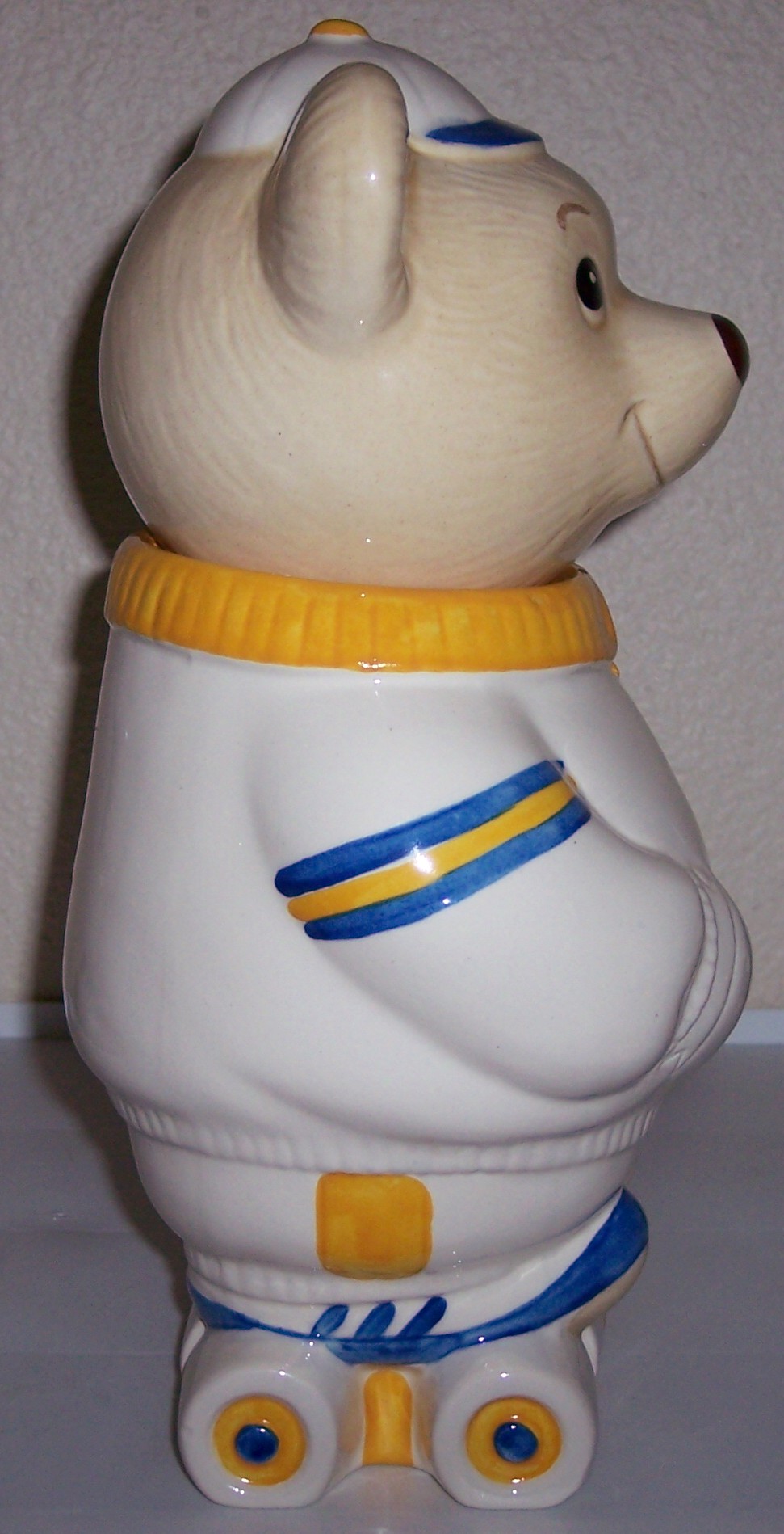 Metlox Pottery Poppy Trail Roller Skates Bear Cookie