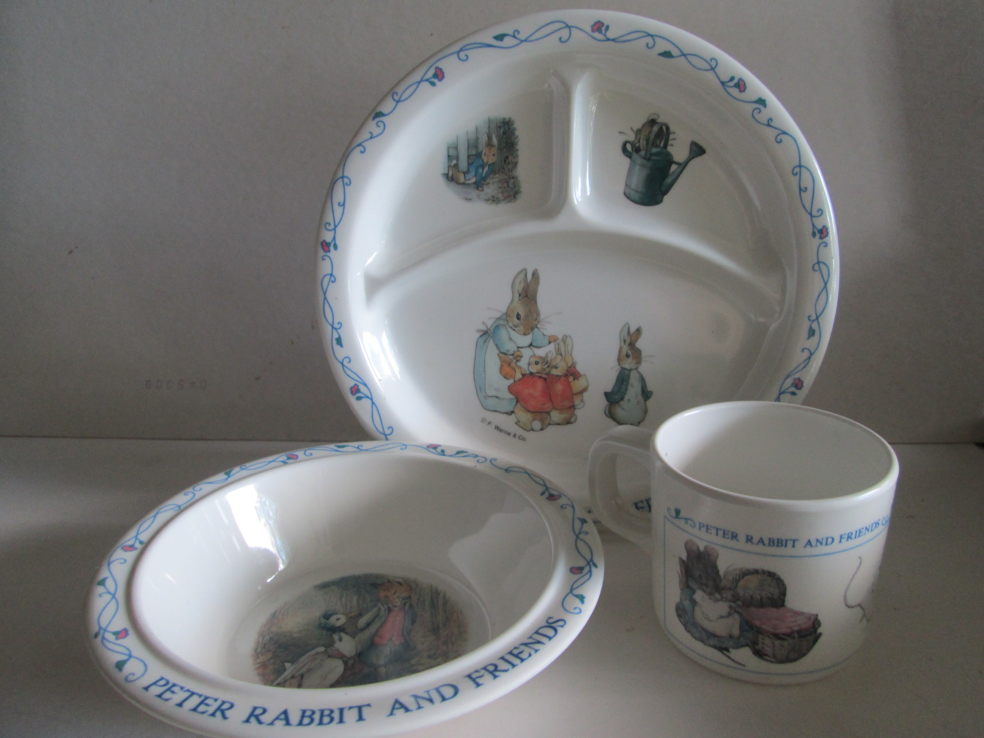 Vintage Peter Rabbit & Friends Children Dinnerware